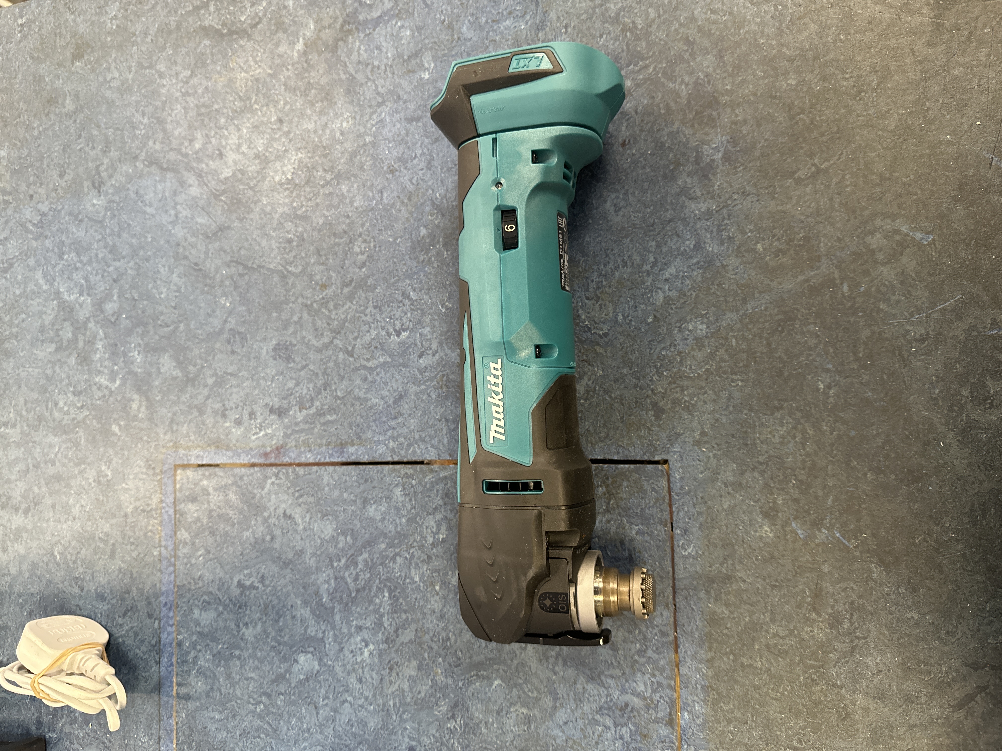 Product photo for Makita  makita dtm51 oscillating multi tool cutter