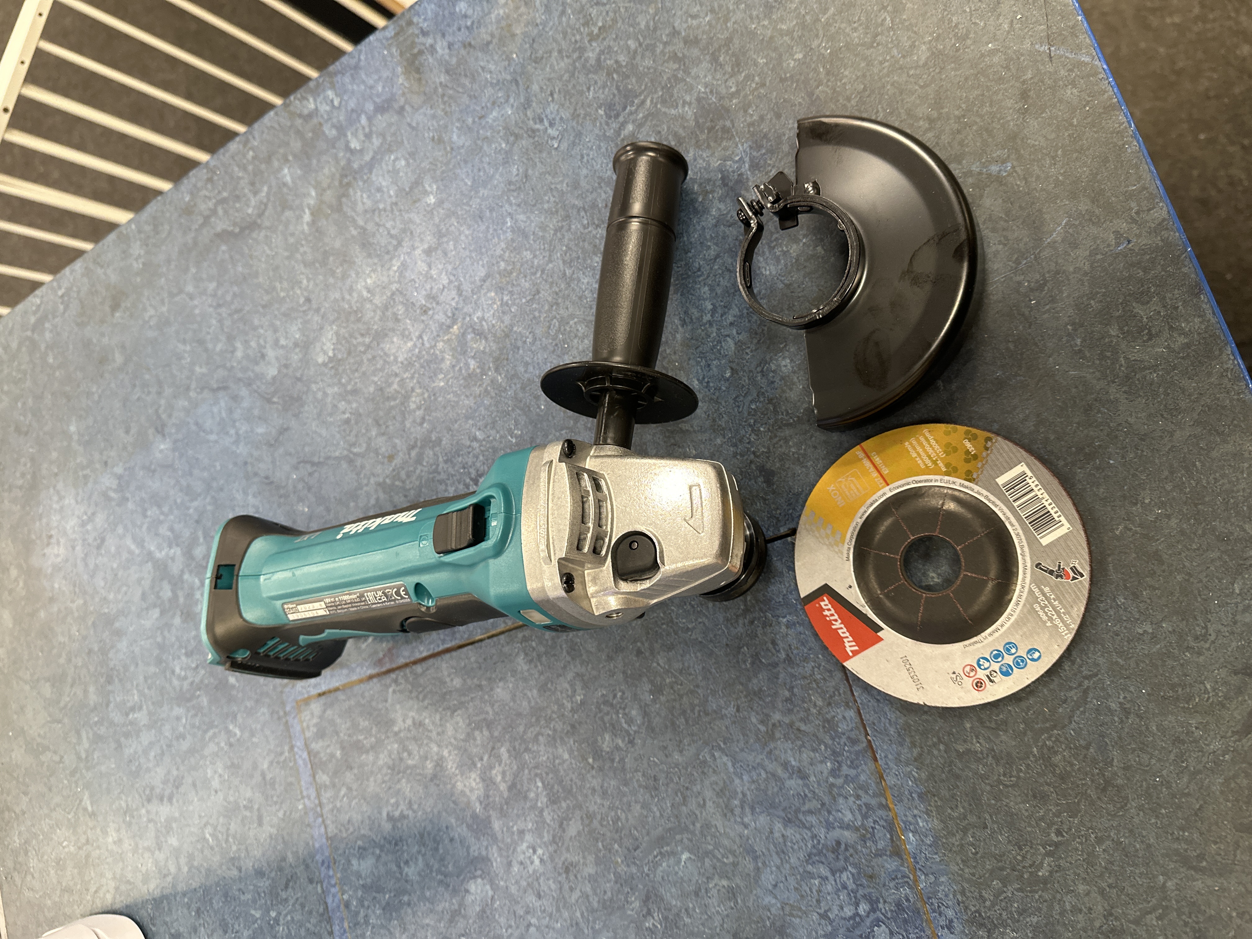 Product photo for Makita  makita dga452 body only