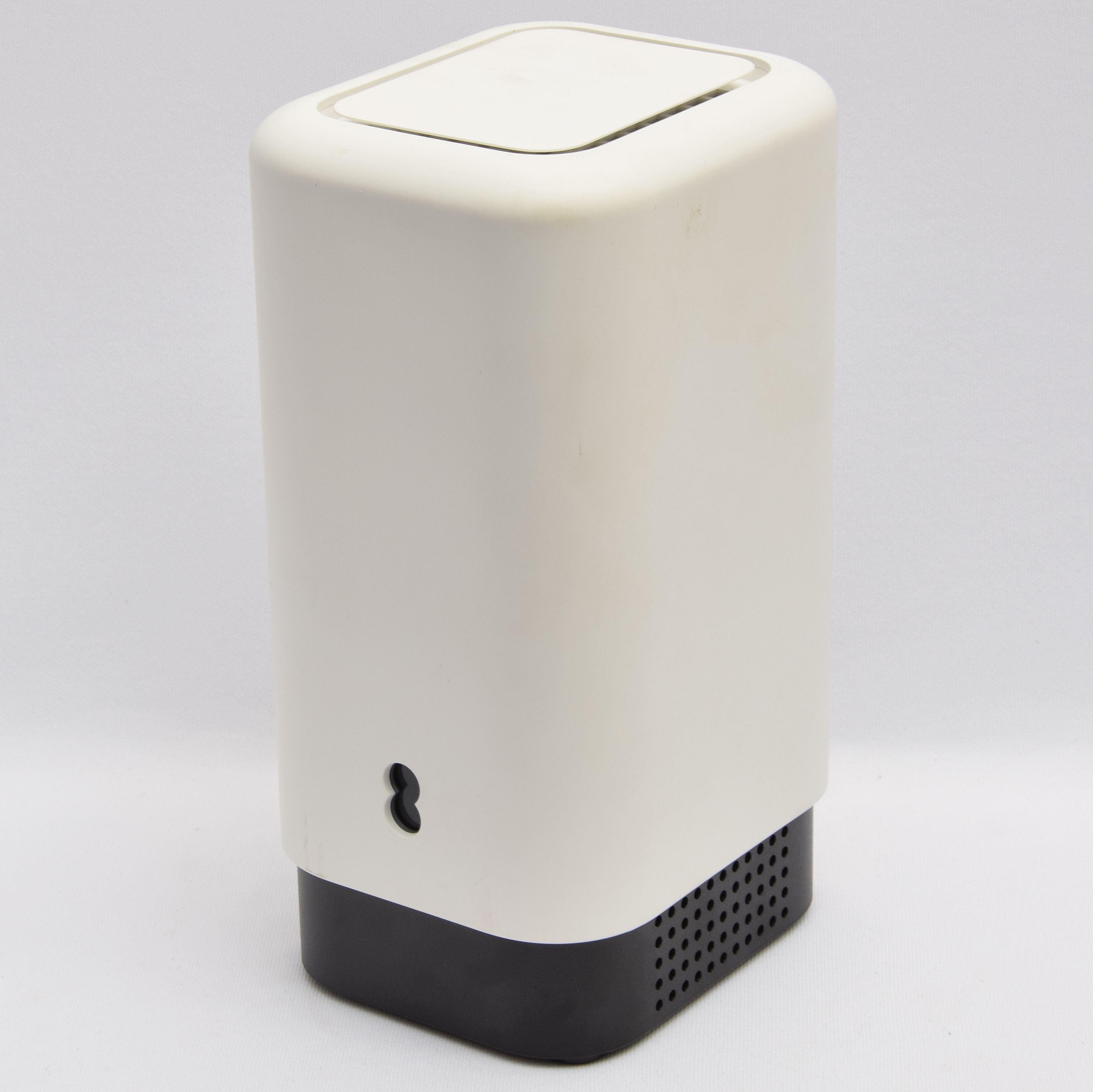Product photo for EE Smart 5G Hub3 HH70C WiFi7 Tri-Band Router White - Network Locked (U)