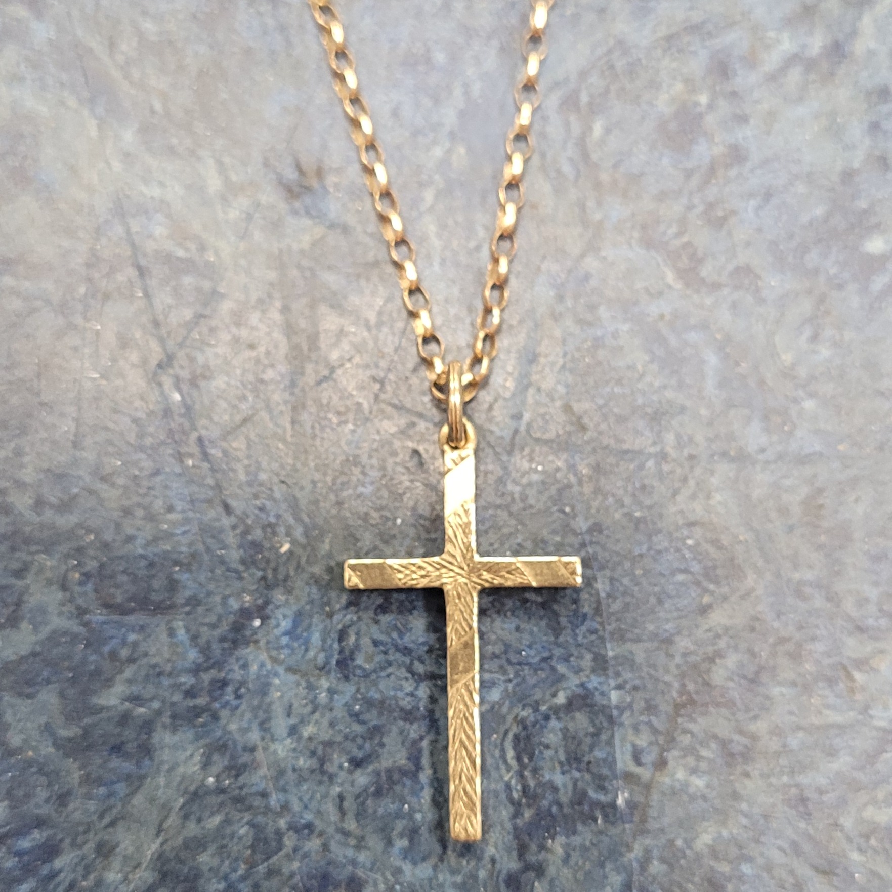 Product photo for 9ct Gold Dainty oval belcher chain 21.5