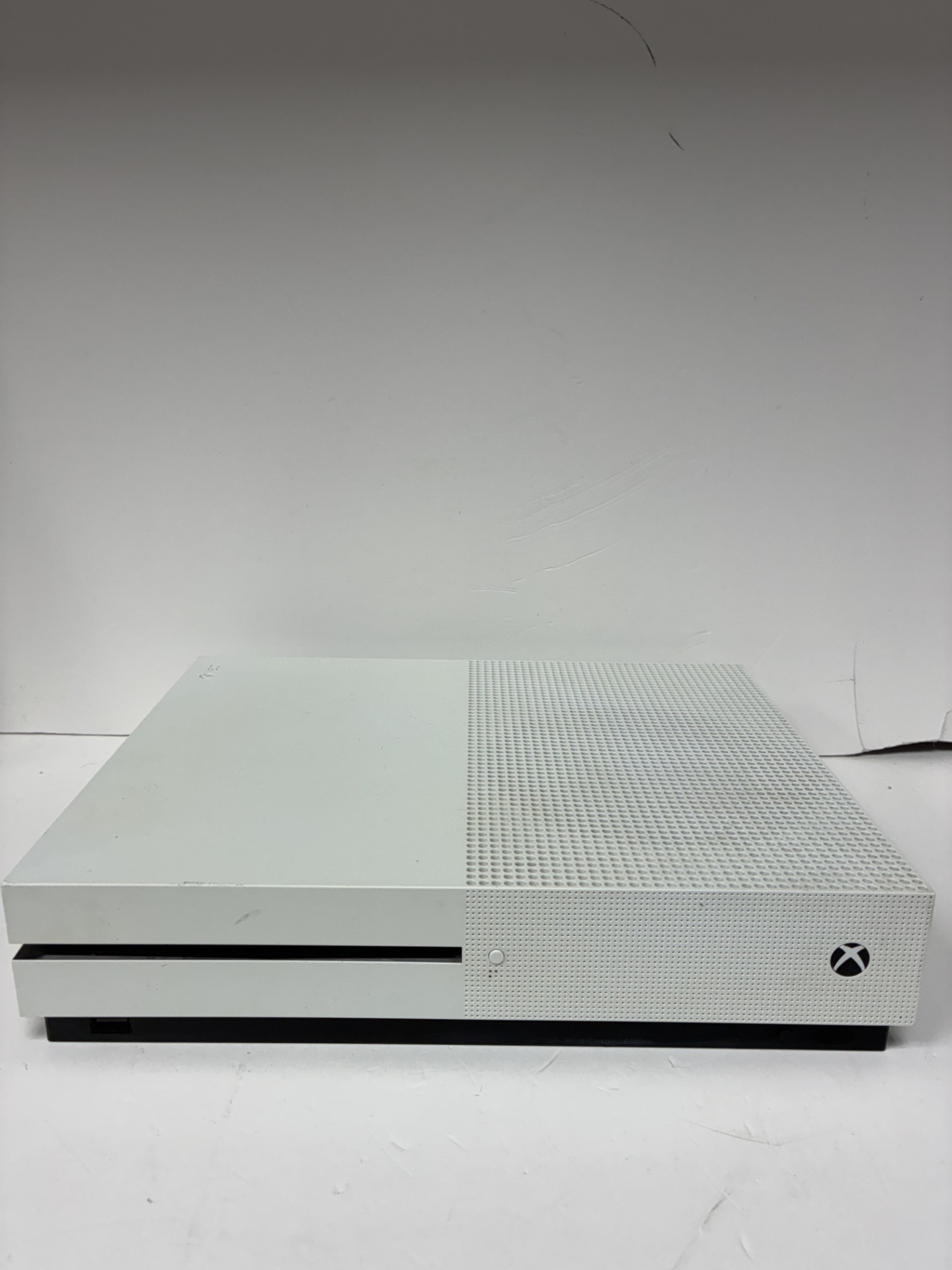 Product photo for XBOX ONE S 500GB WHITE UNBOXED