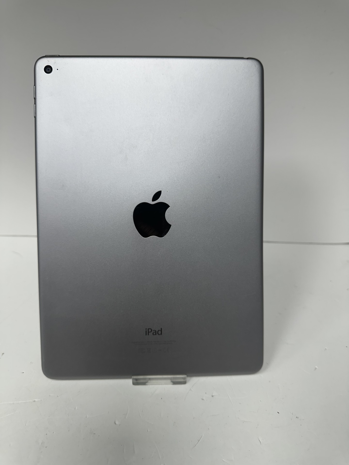 Product photo for apple ipad air 2 32gb wifi only silver unboxed