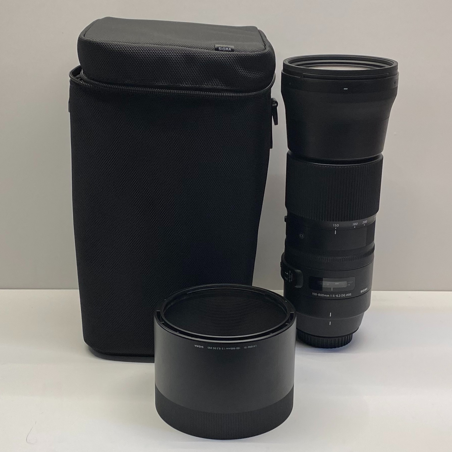 Product photo for Sigma 150-600mm Lens 1:5-6.3 for Canon with Bag