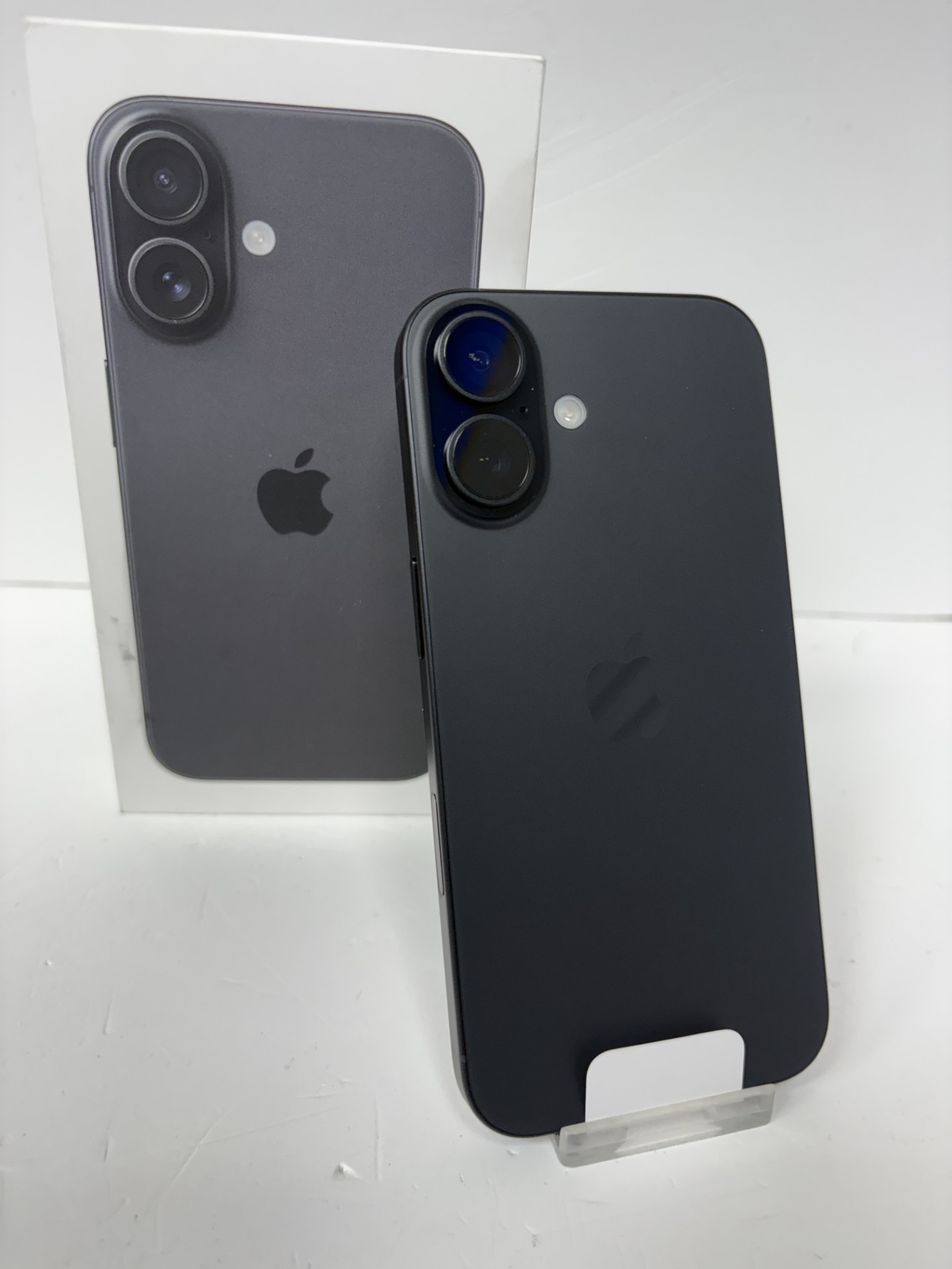 Product photo for apple iPhone 16 128gb black 100% BH CC unlocked boxed