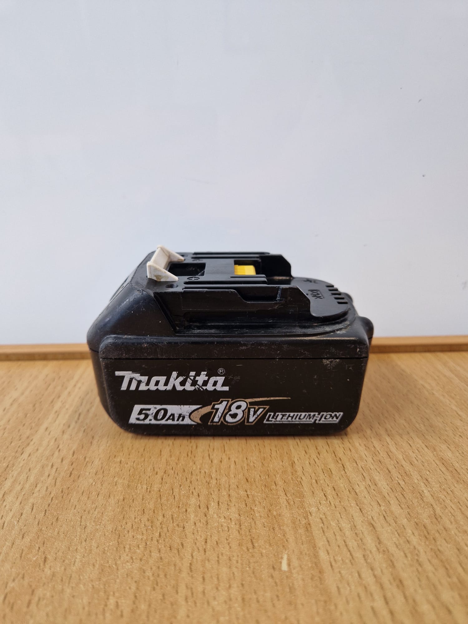 Product photo for Makita  Makita BL1850B 18V 5.0Ah Battery Unboxed - 12 Month Warranty