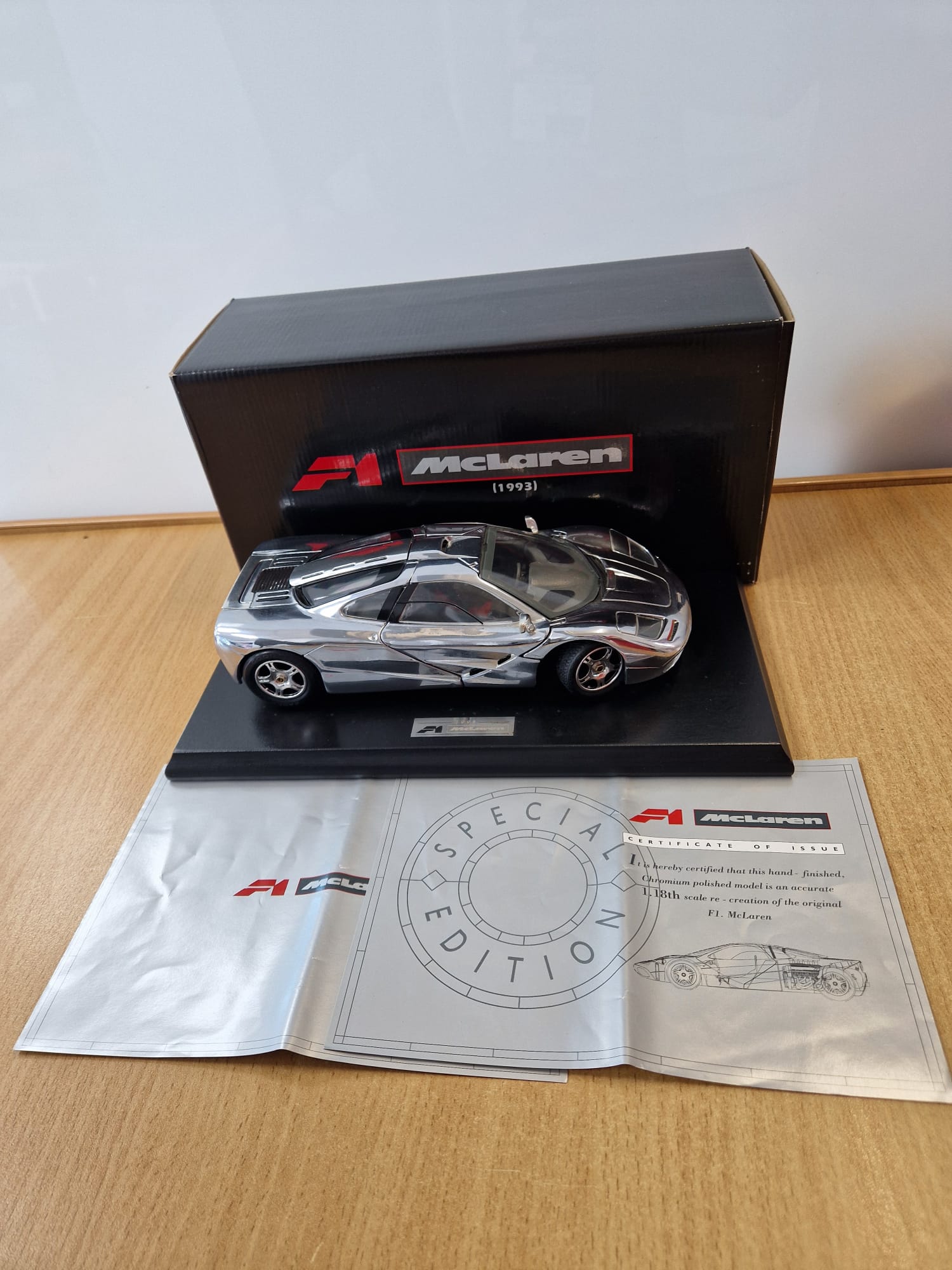Product photo for Gwilo 1:18 Chromium Polished McLaren F1 1993 Boxed & Certificate