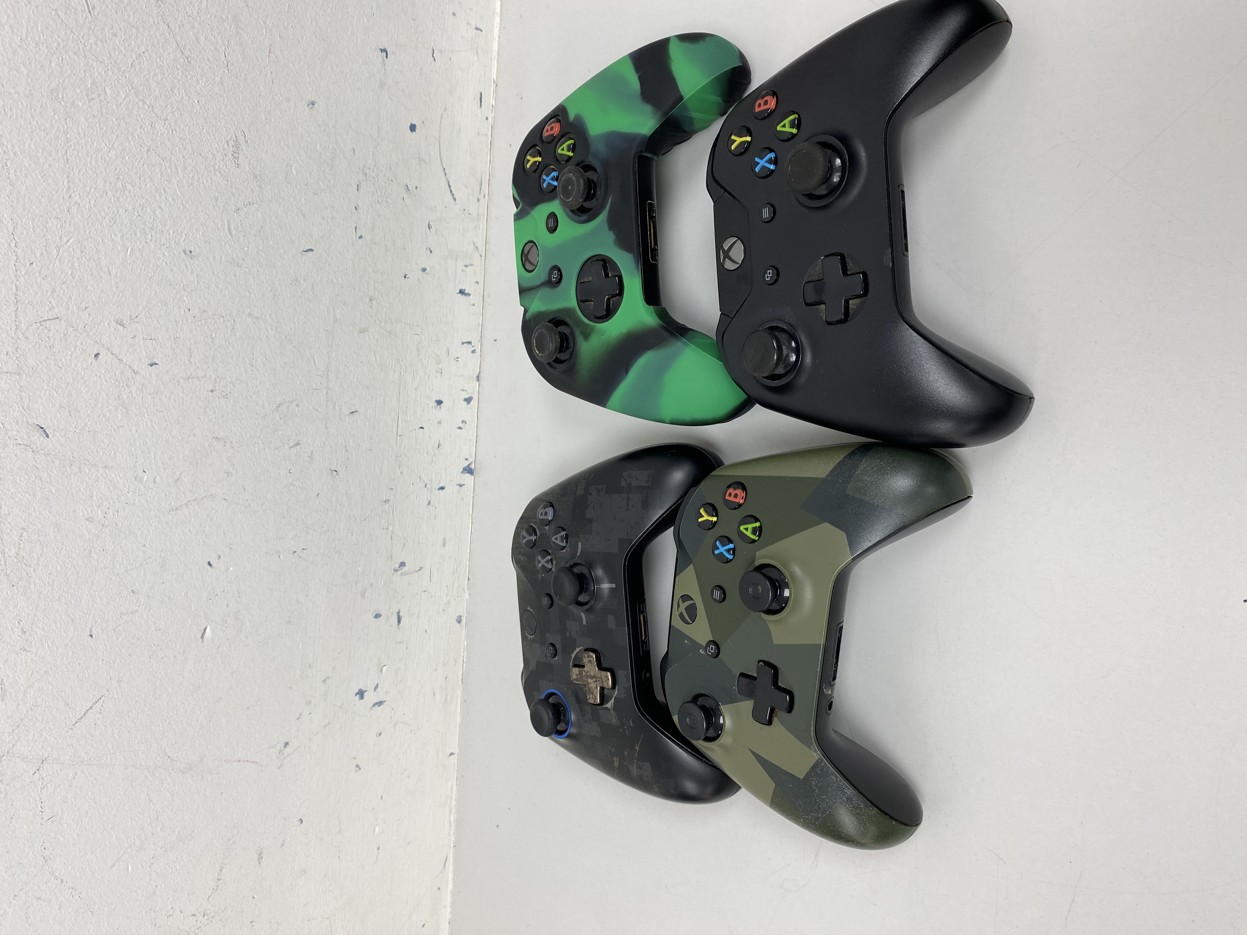 Product photo for 4x faulty xbox one controller