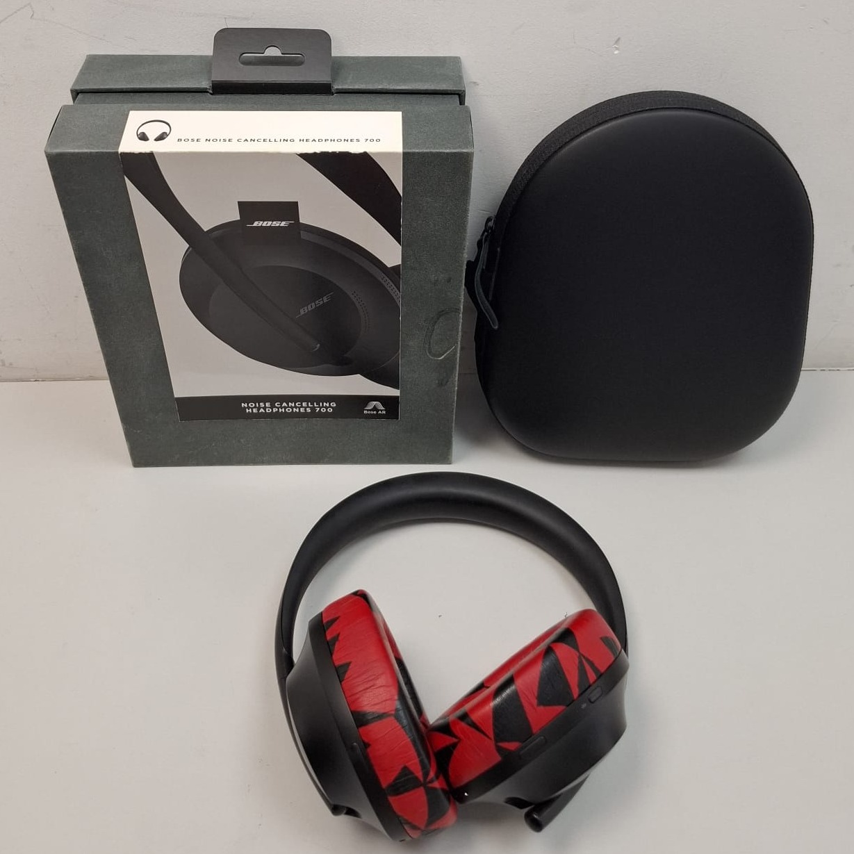 Product photo for Bose 700 Noise Cancelling Over-The-Ear Wireless Headphone