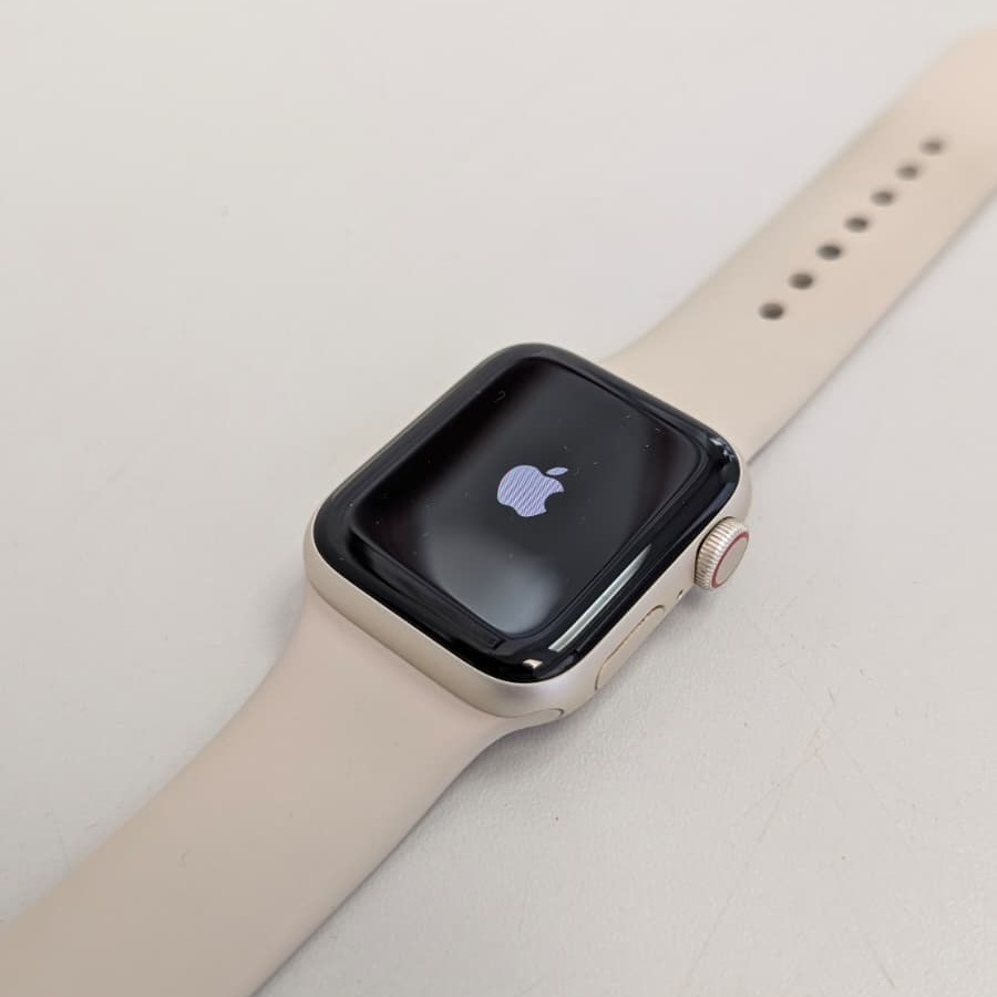 Product photo for Apple Watch SE GPS + Cellular Aluminum 40mm (2nd gen) - Warranty