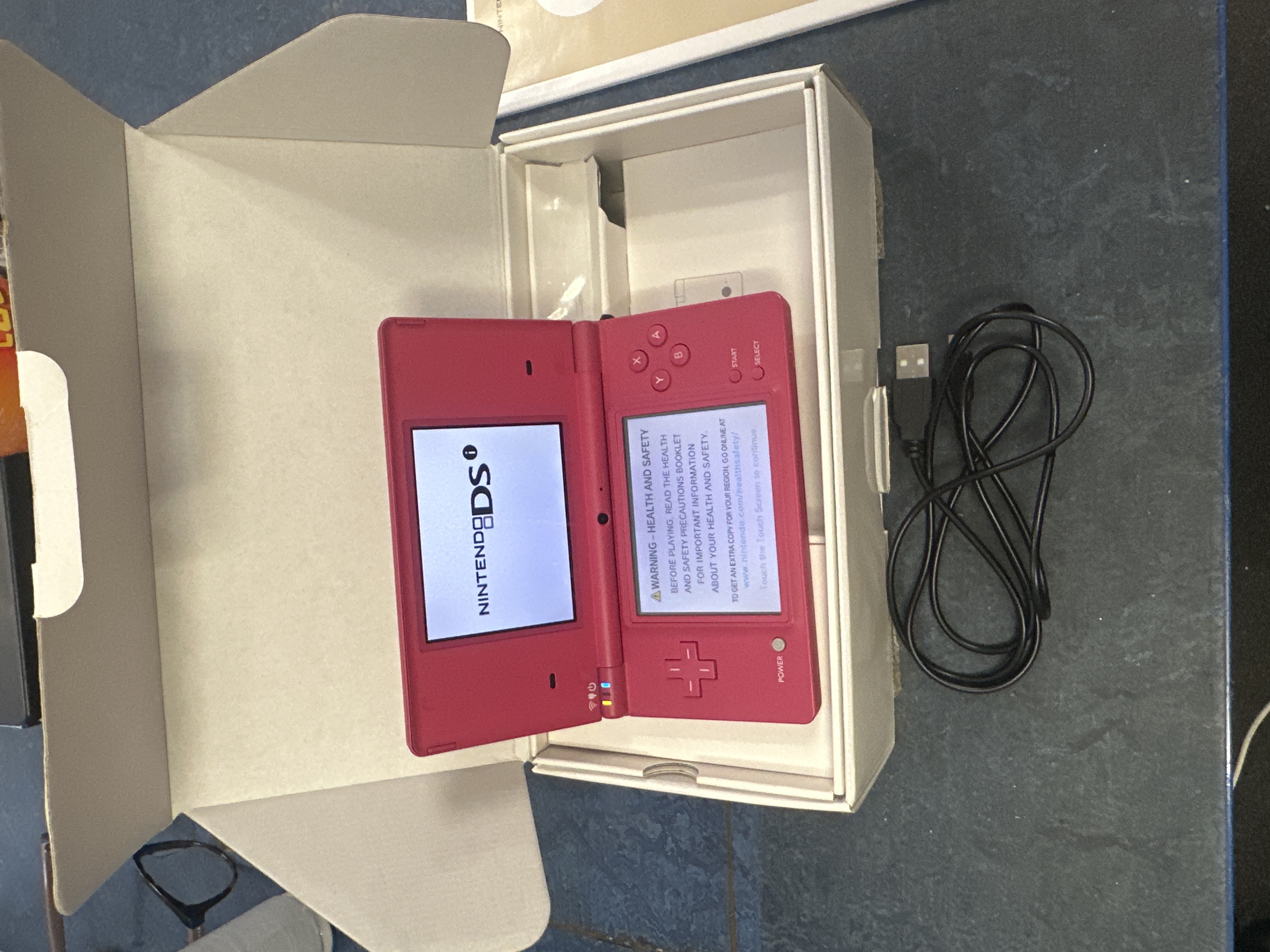 Product photo for Nintendo  nintendo dsi pink