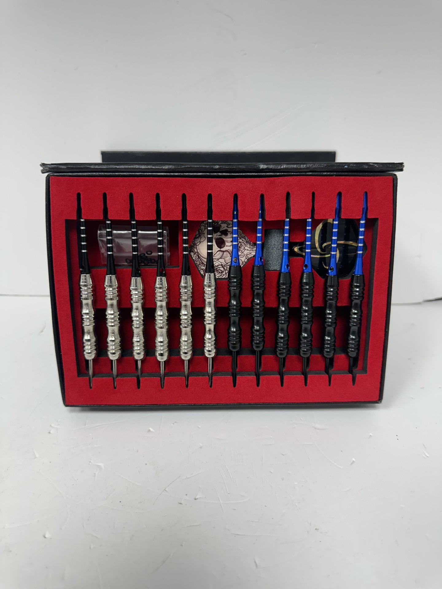 Product photo for 12 HAND CRAFTED DARTS SET BOXED