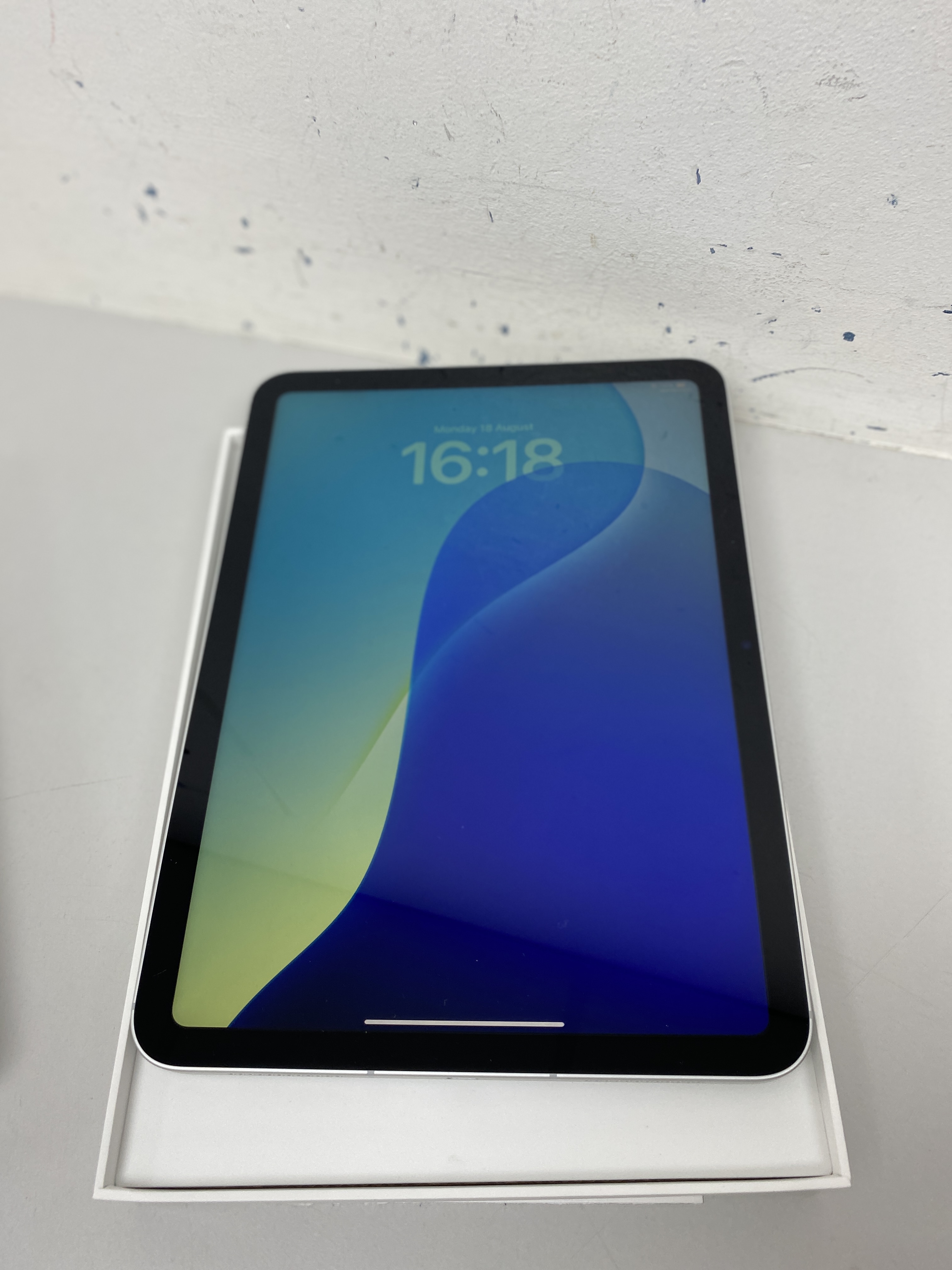 Product photo for IPAD A16 GEN 128GB CELLULAR SILVER OPENED NEVER USED