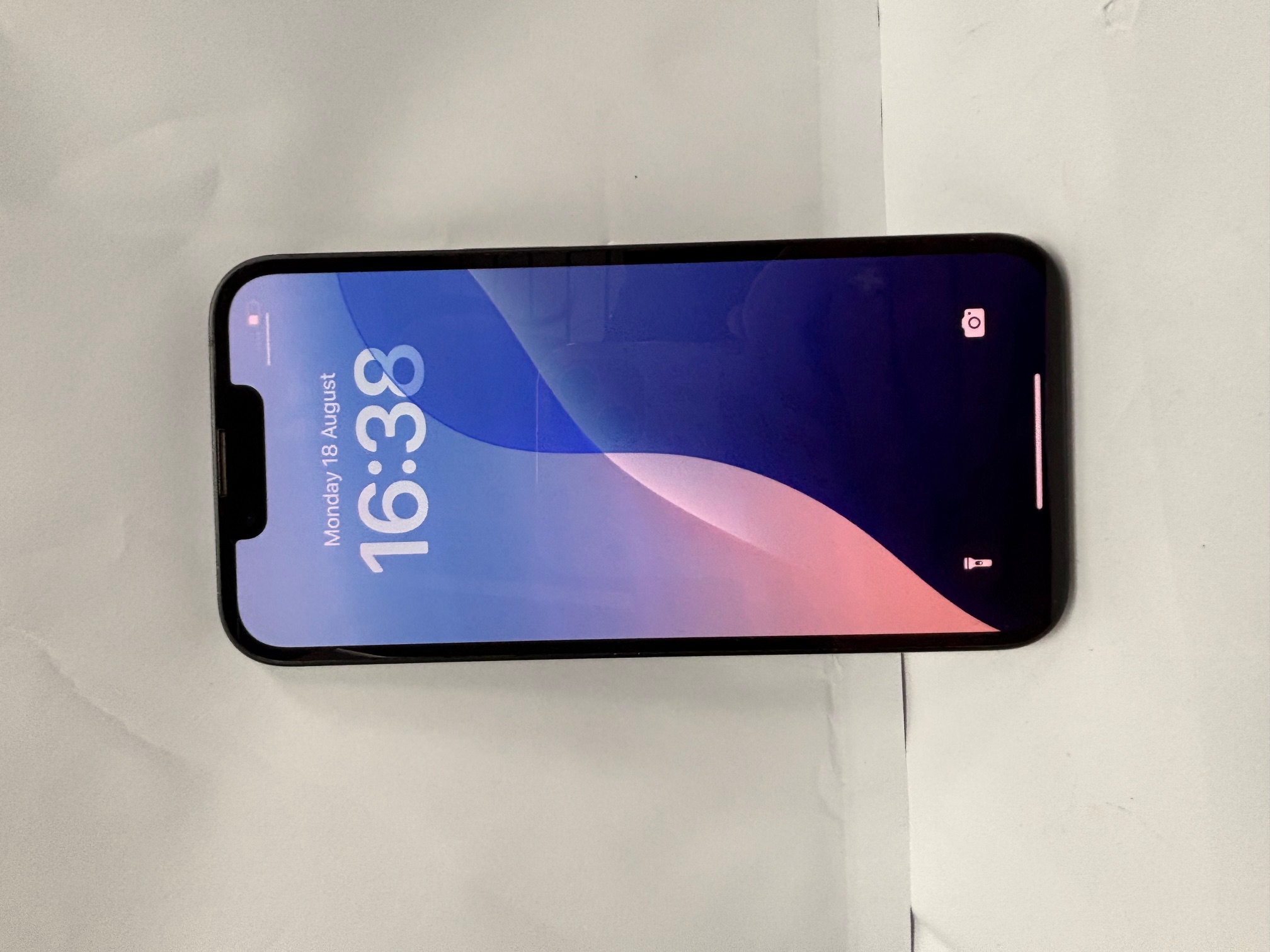 Product photo for APPLE iphone 14 unlocked 87% BATTERY HEALTH