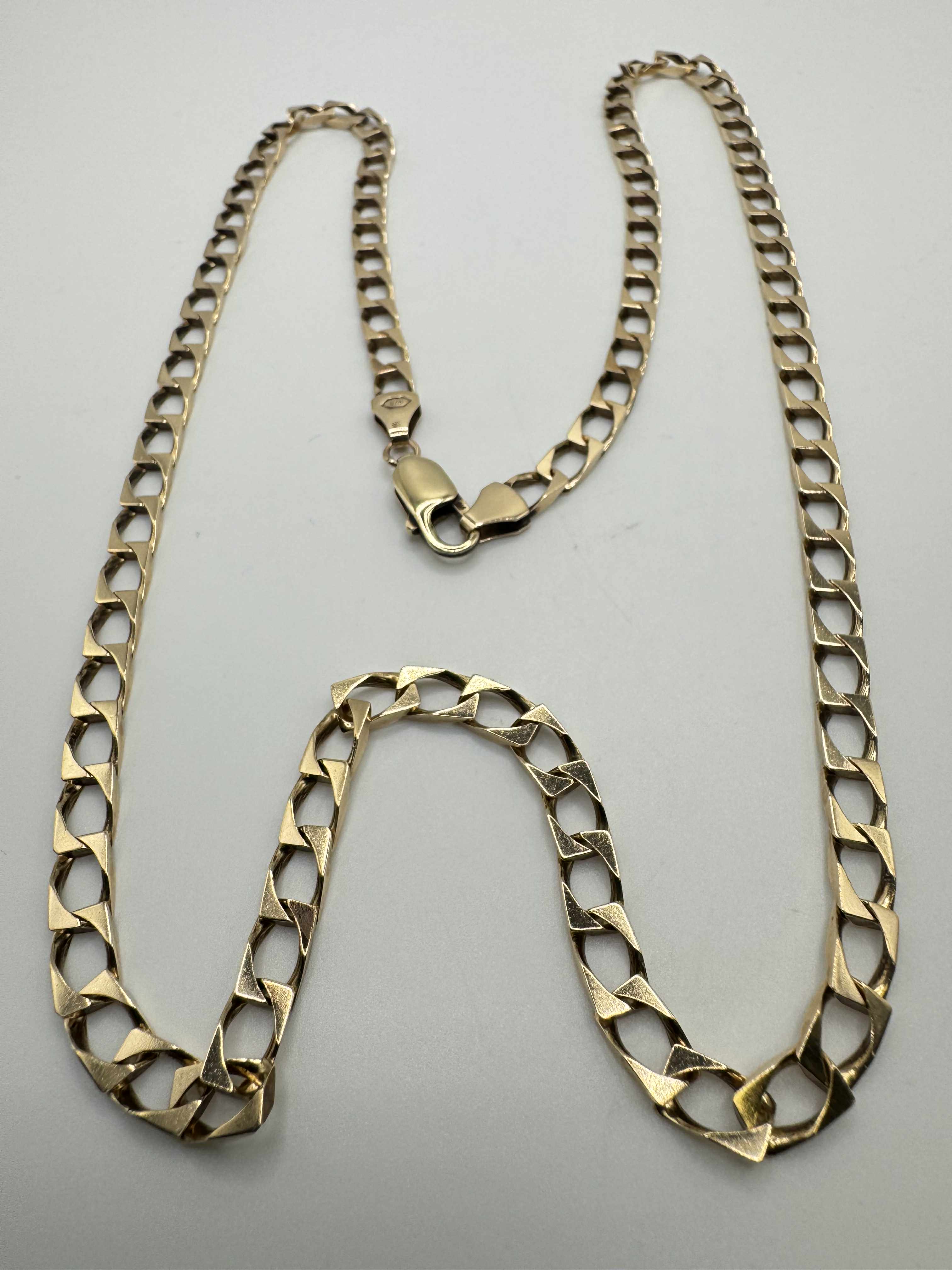 Product photo for 9ct Squared Curb Chain