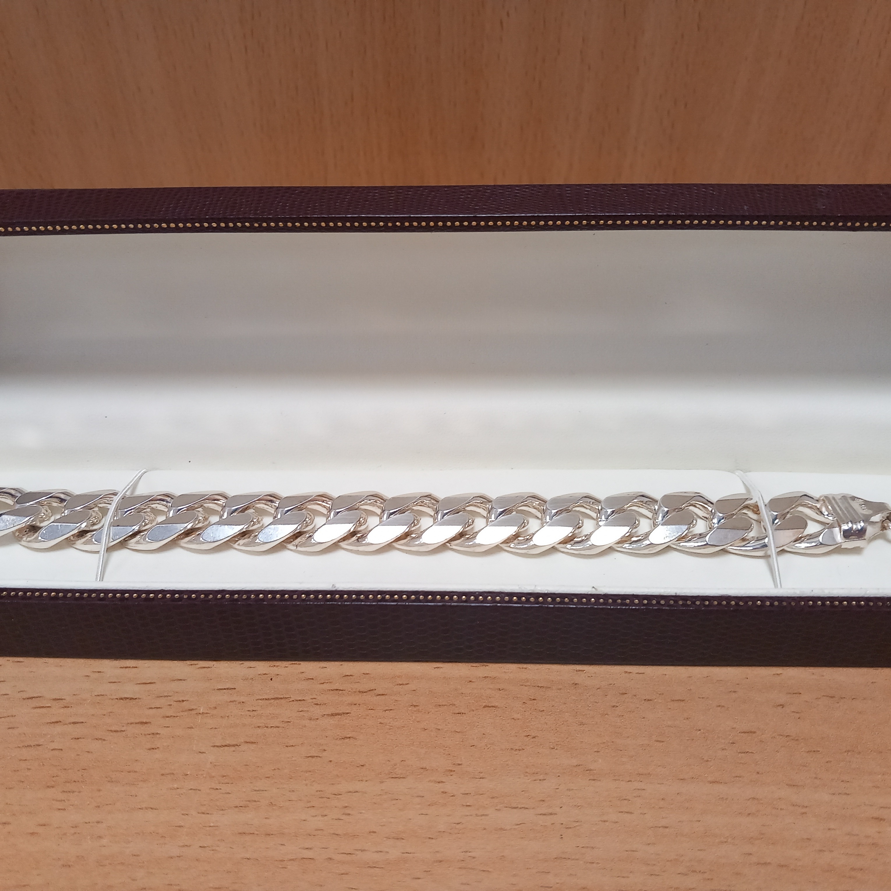 Product photo for silver 925 SILVER LARGE LINK CURB BRACELET 8