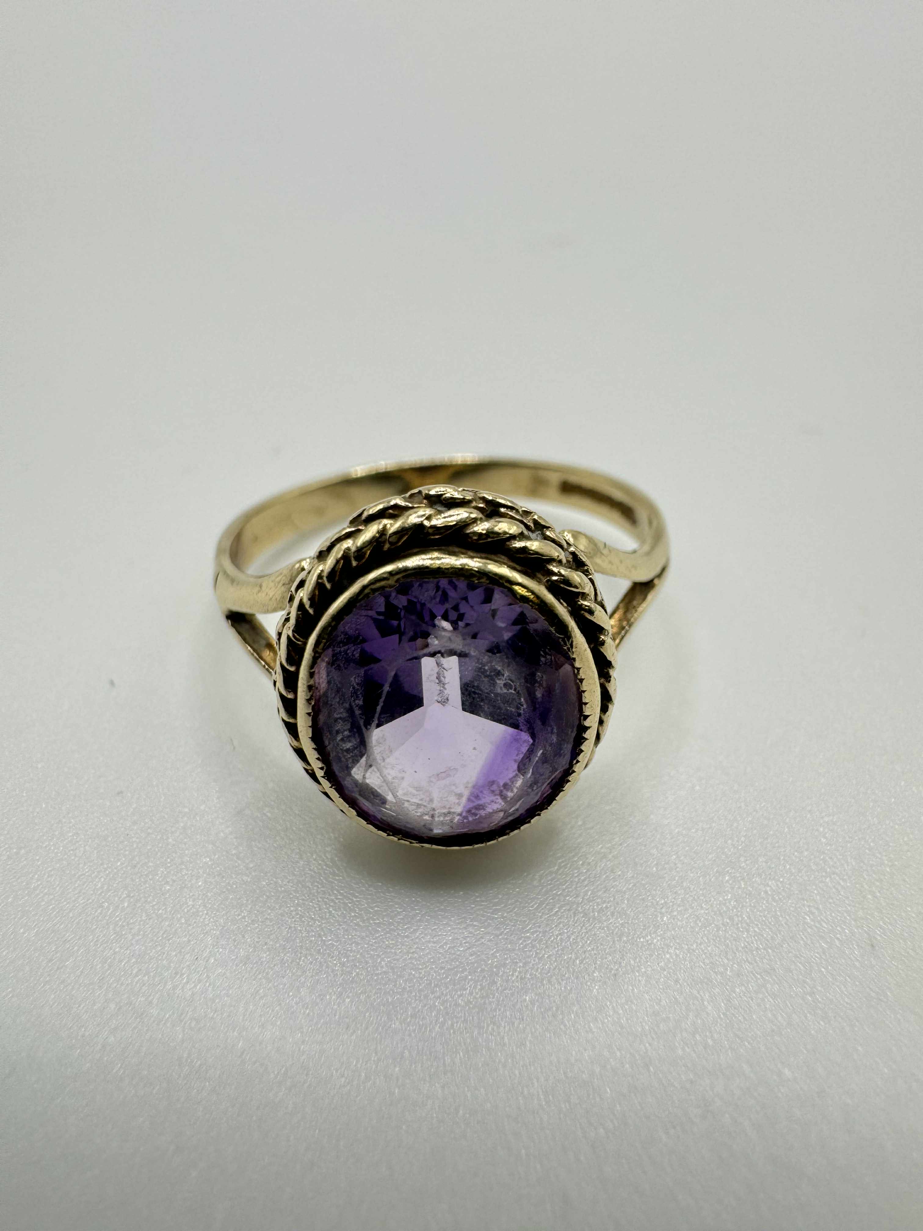 Product photo for 9ct Amethyst Ring