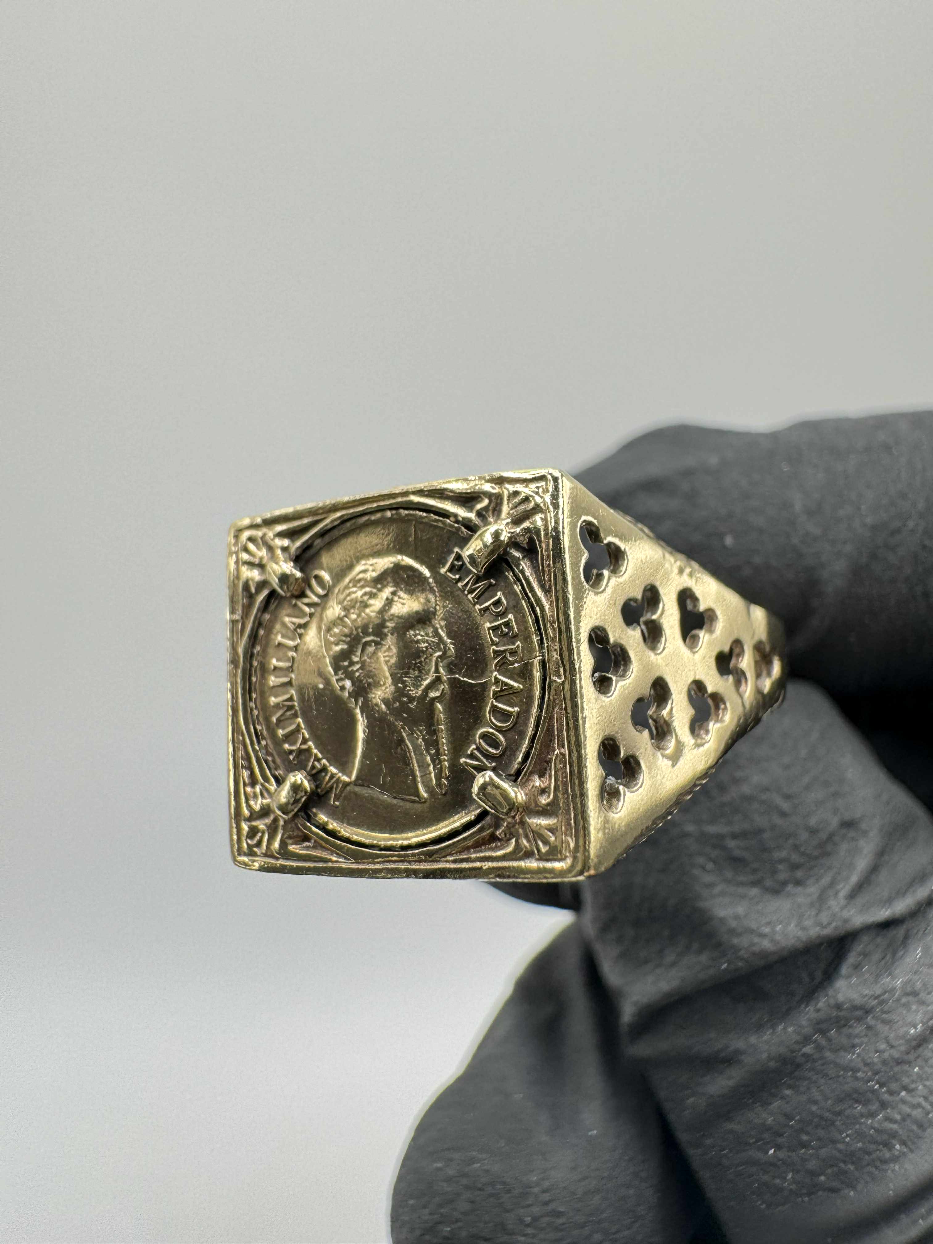 Product photo for 9ct Squared Peso Ring