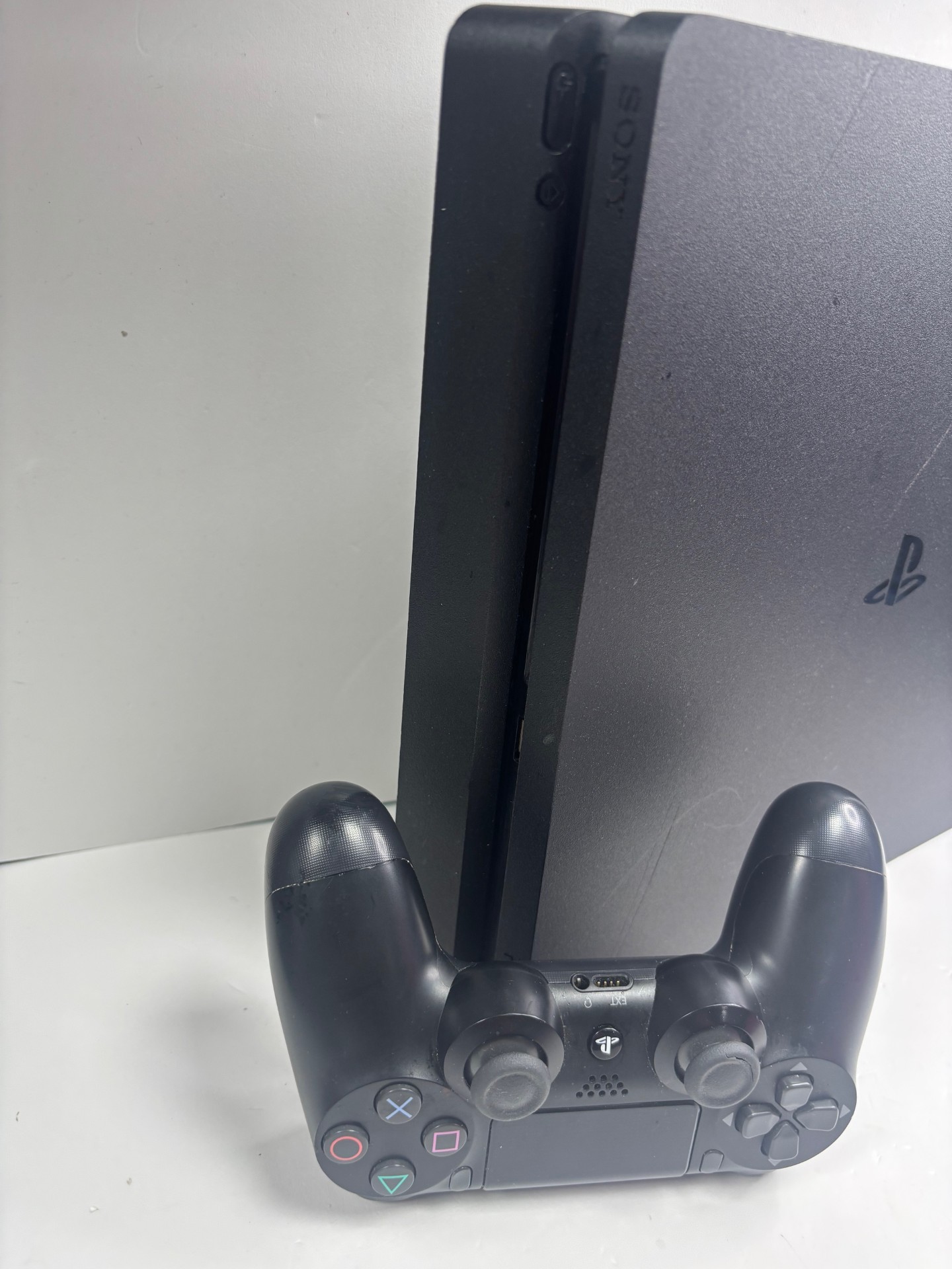 Product photo for PS4 SLIM 500GB