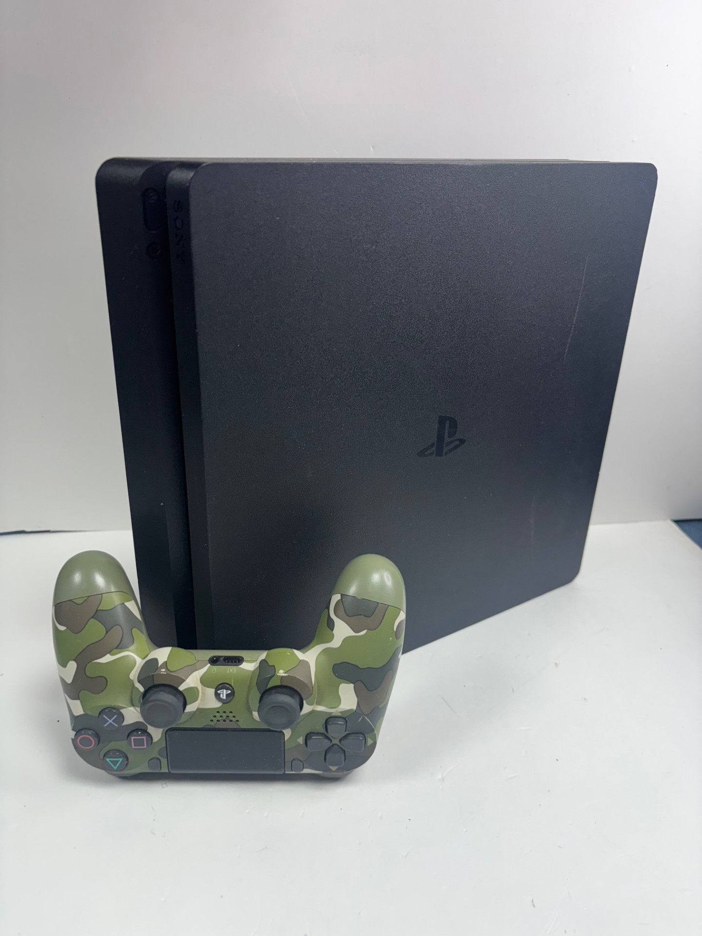 Product photo for ps4 slim with camo controller n leads
