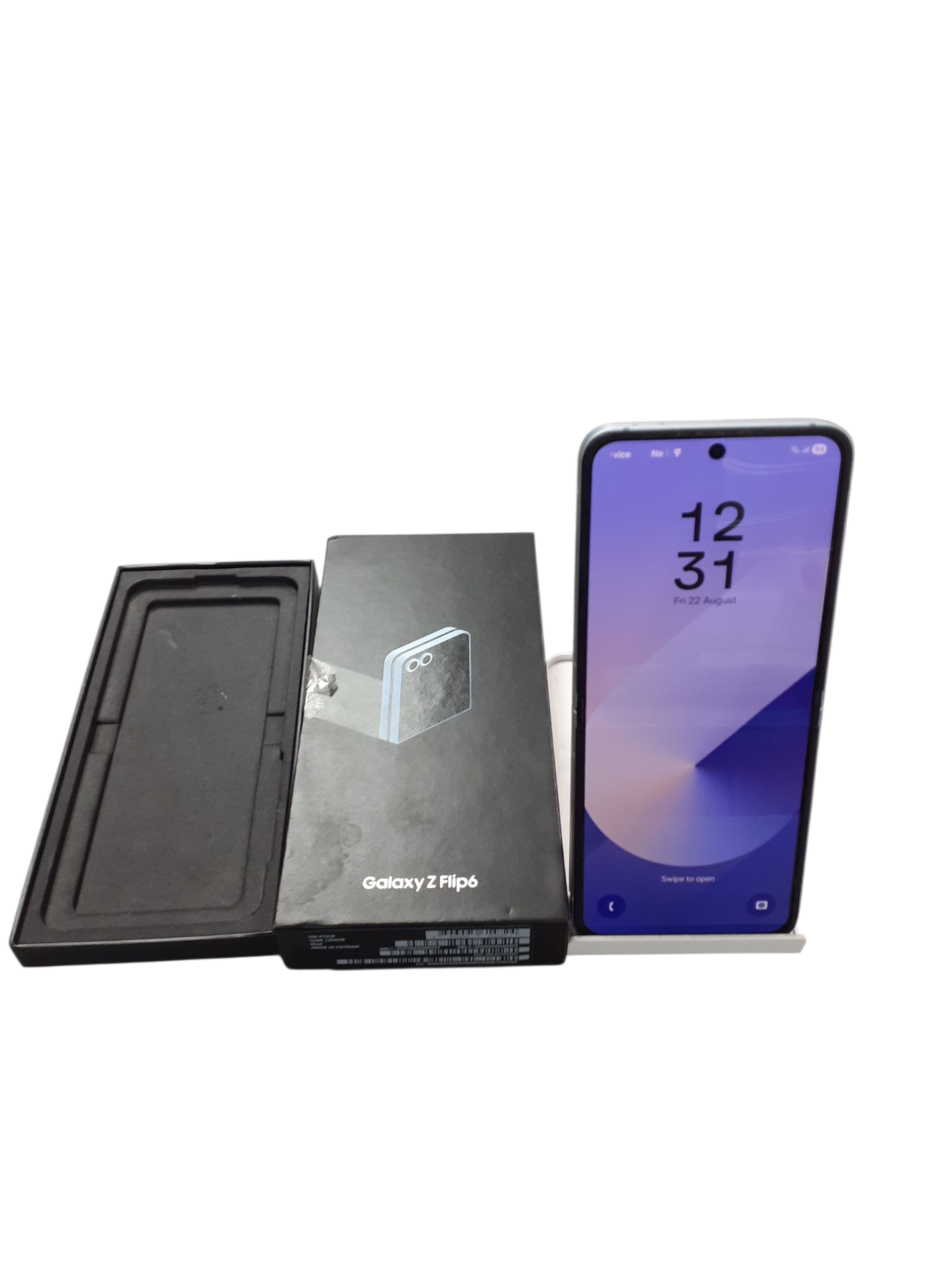 Product photo for Samsung Galaxy Z Flip6 256GB Blue, Unlocked
