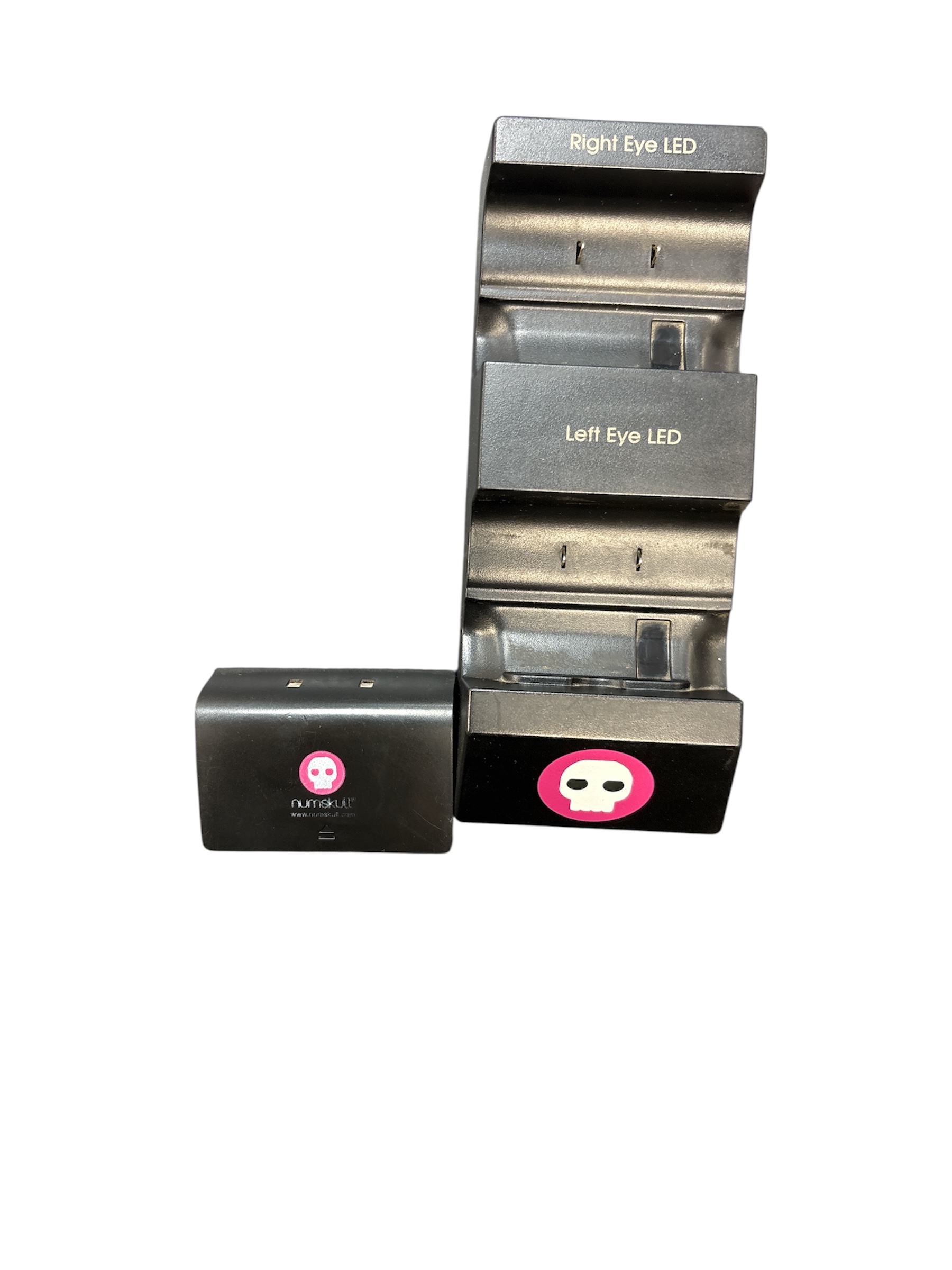 Product photo for NUMSKULL dual charger