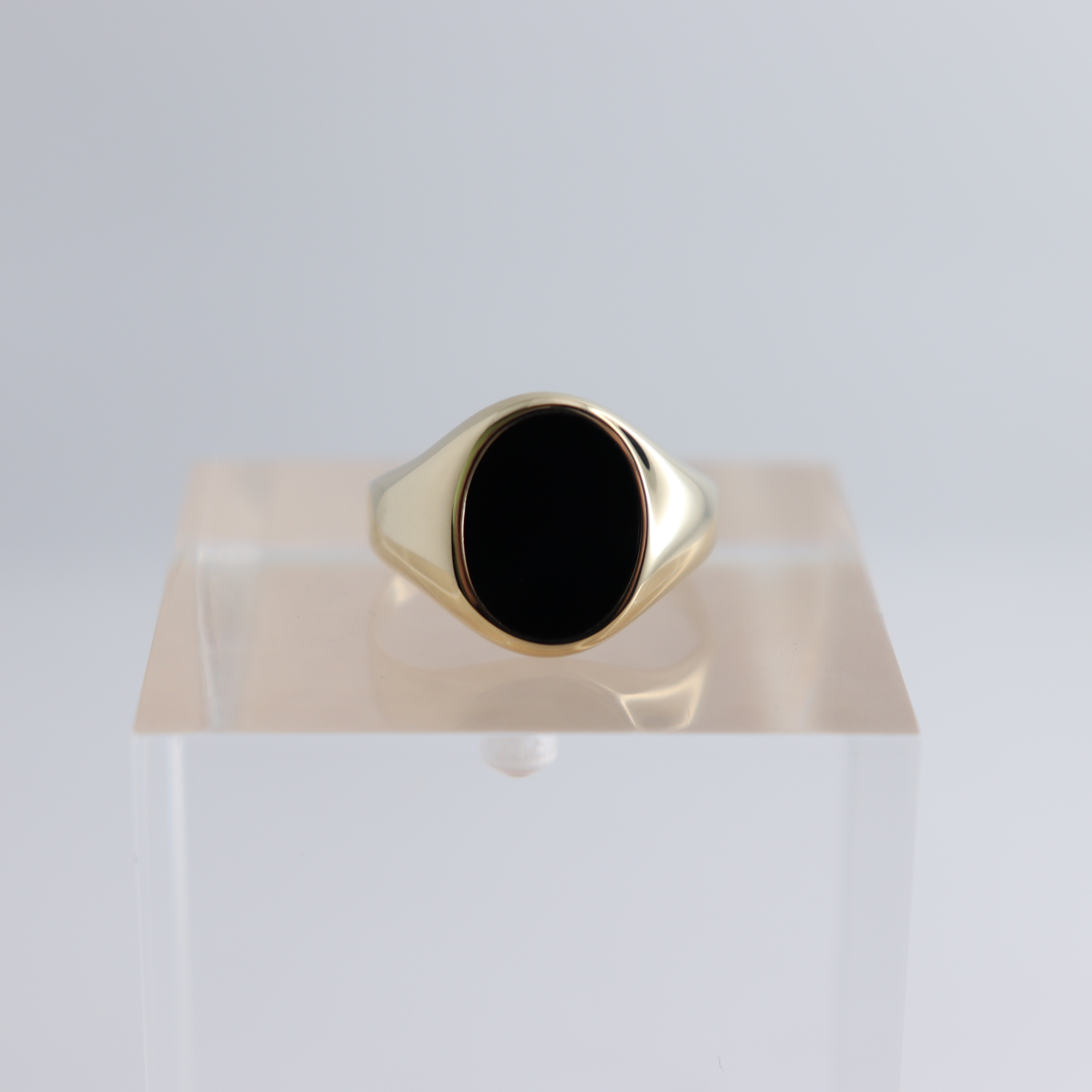 Product photo for Hallmarked 9ct Gold Oval Onyx Signet Ring Size S 2.6g