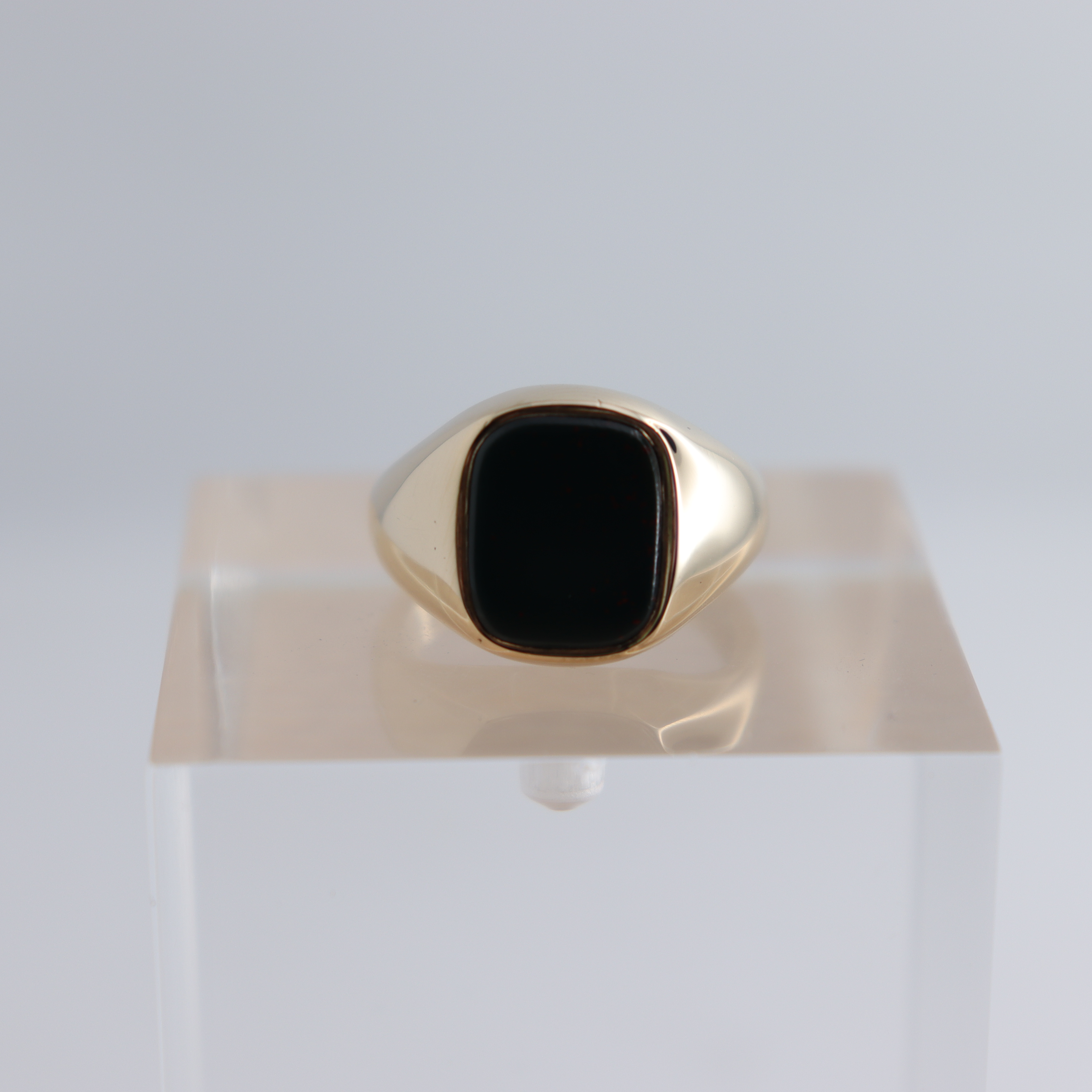 Product photo for Hallmarked 9ct Gold Onyx Signet Ring