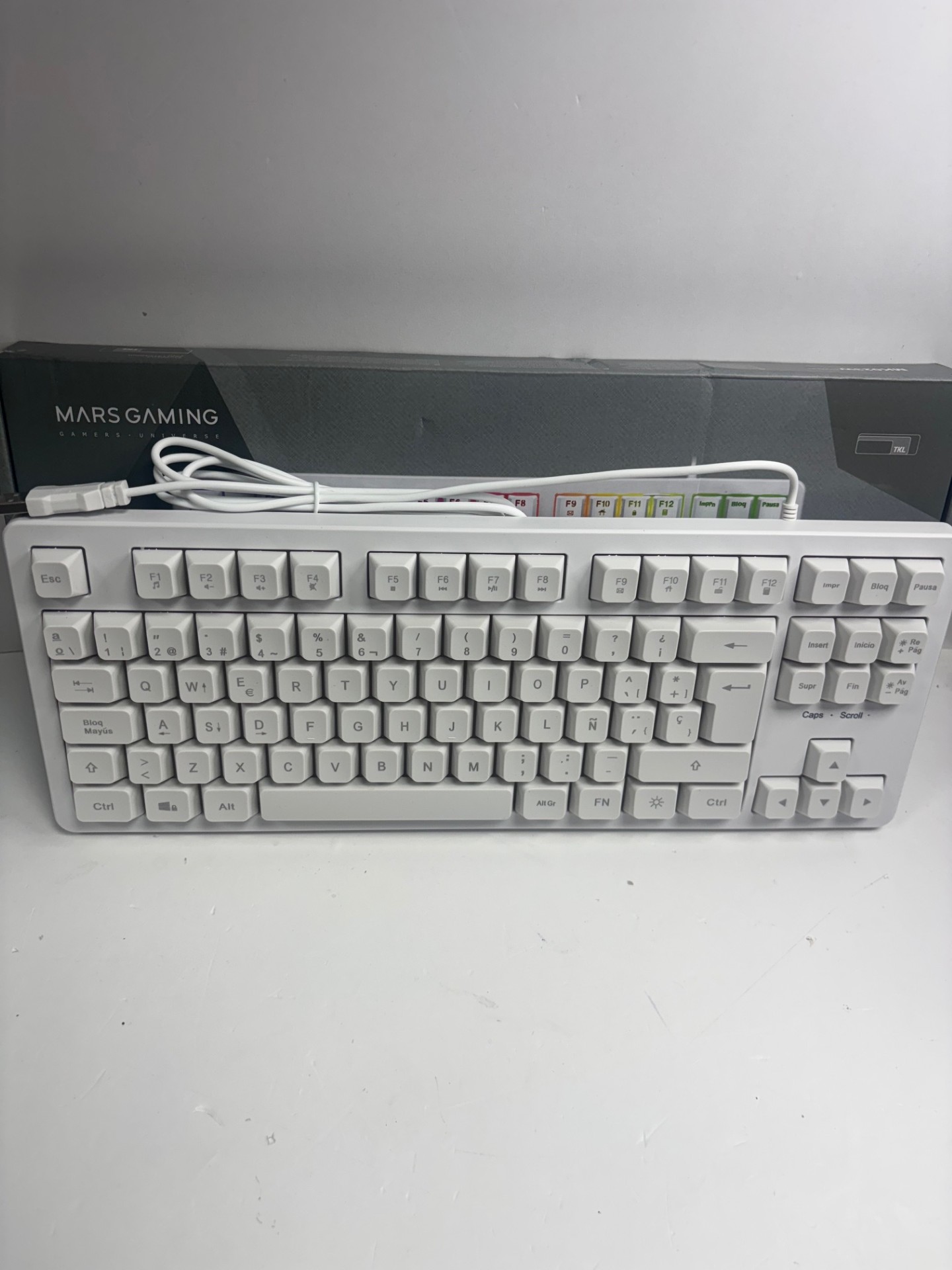 Product photo for MARS GAMING KEYBOARD WHITE BOXED