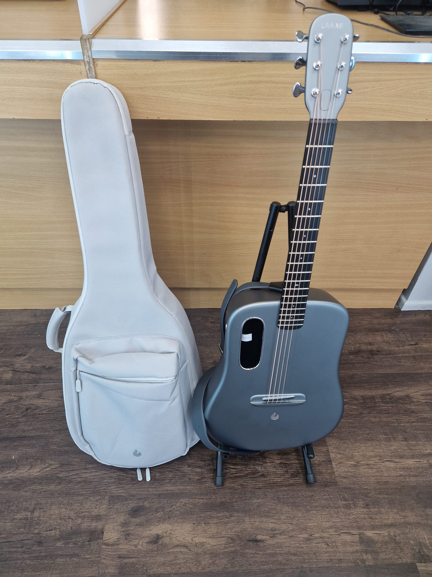 Product photo for Lava  Lava Me 4 Carbon Guitar Silver + Blue Strap & Bag – Smart