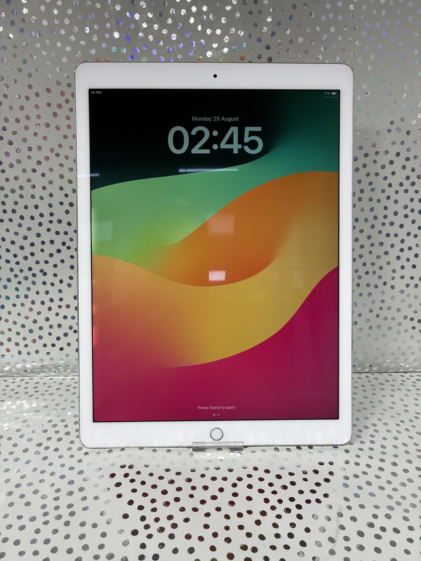 Product photo for ipad pro 12.9inch 2nd gen 256gb silver unboxed