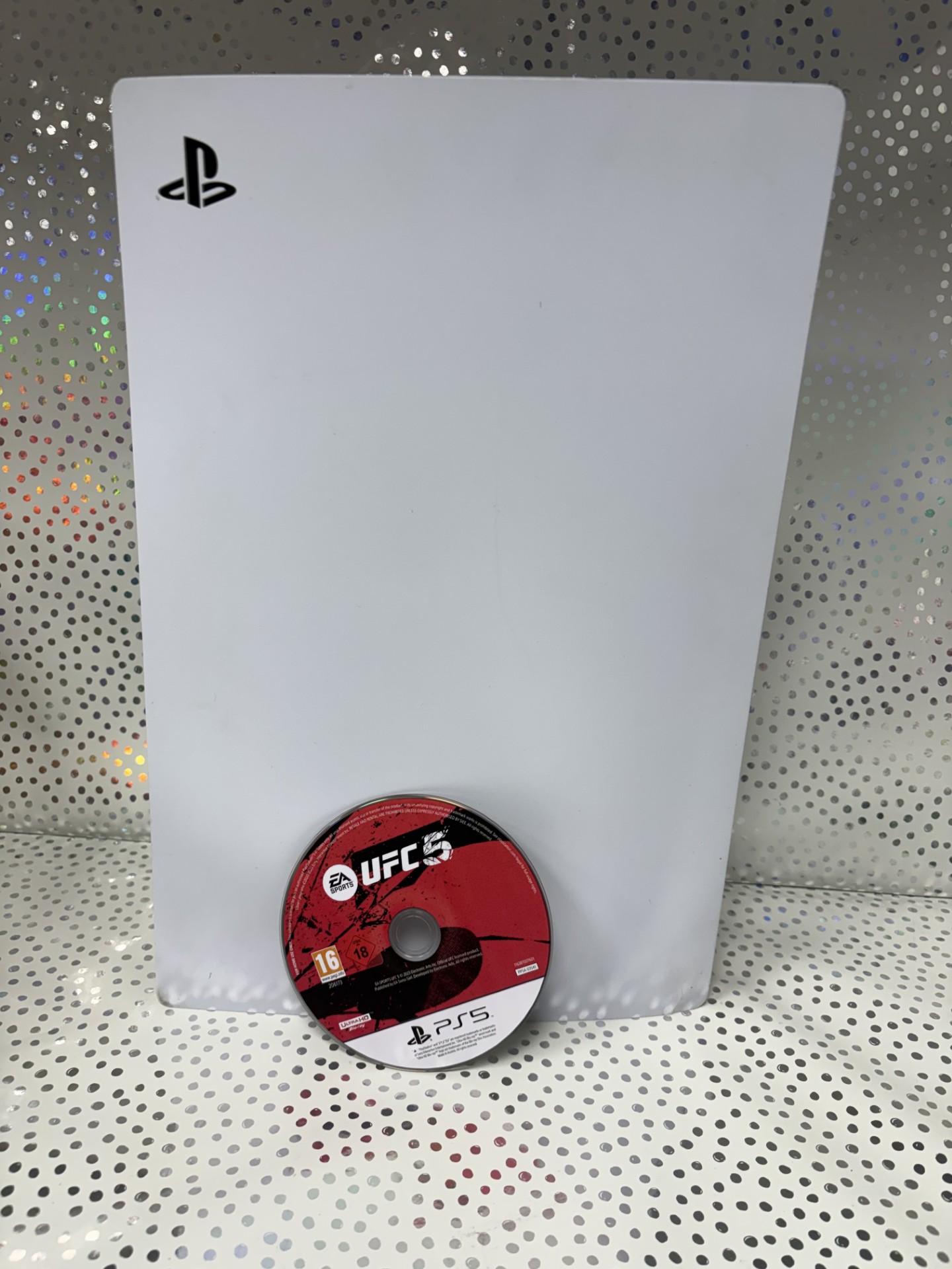 Product photo for SONY PLAYSTATION 5 ORIGINAL DISC EDITION WHITE 825GB WITH UFC UNBOXED