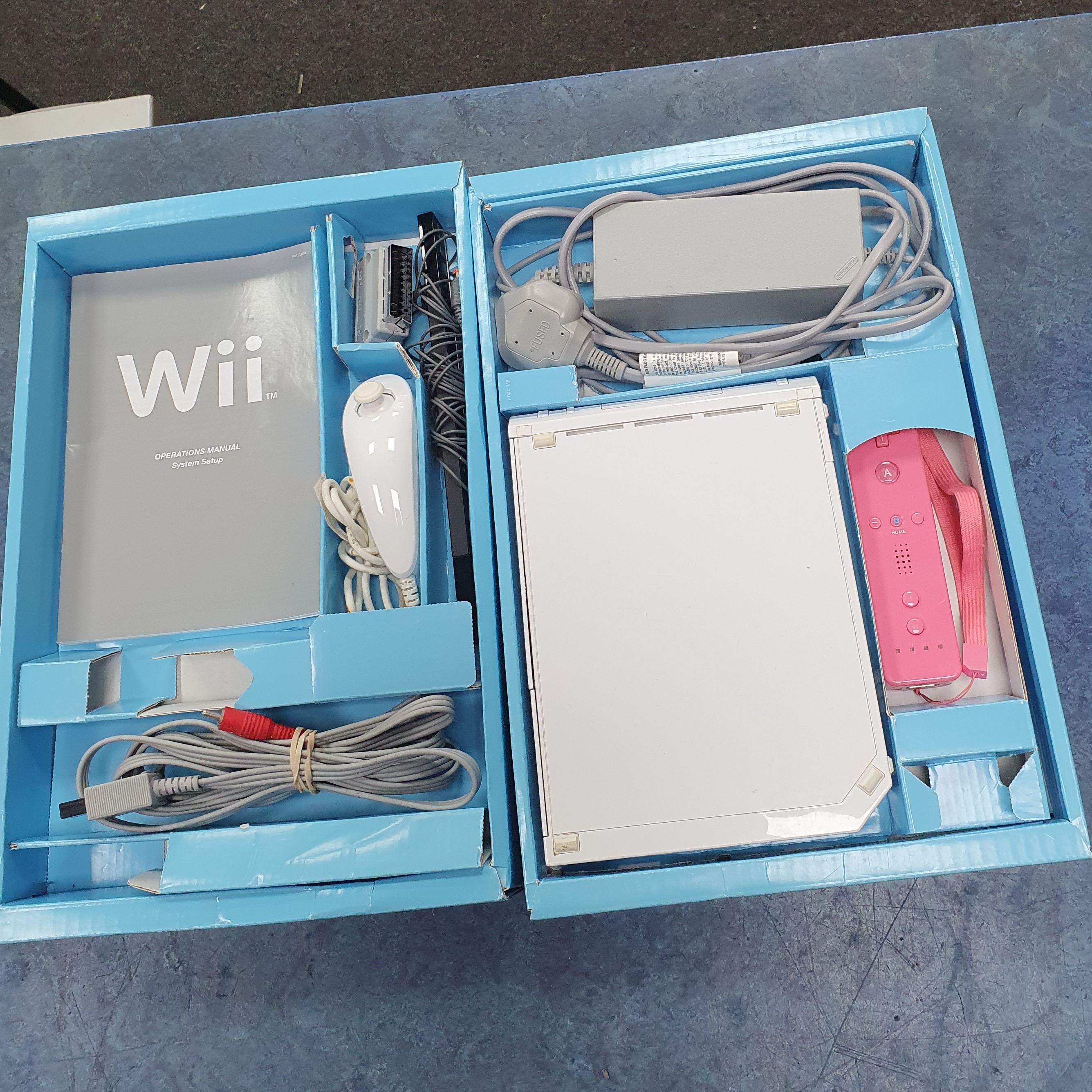 Product photo for Nintendo  Nintendo Wii Boxed