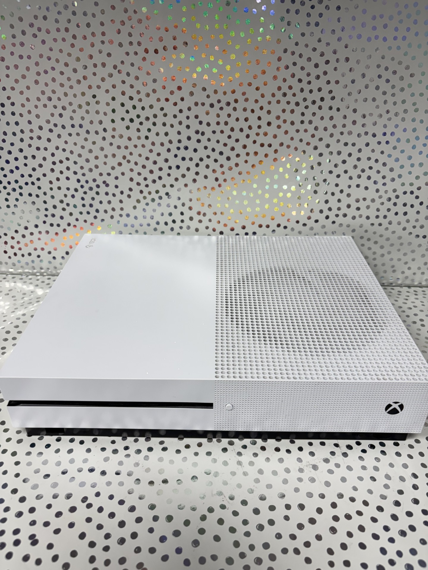 Product photo for MICROSOFT xbox one s 512gb white unboxed with controller