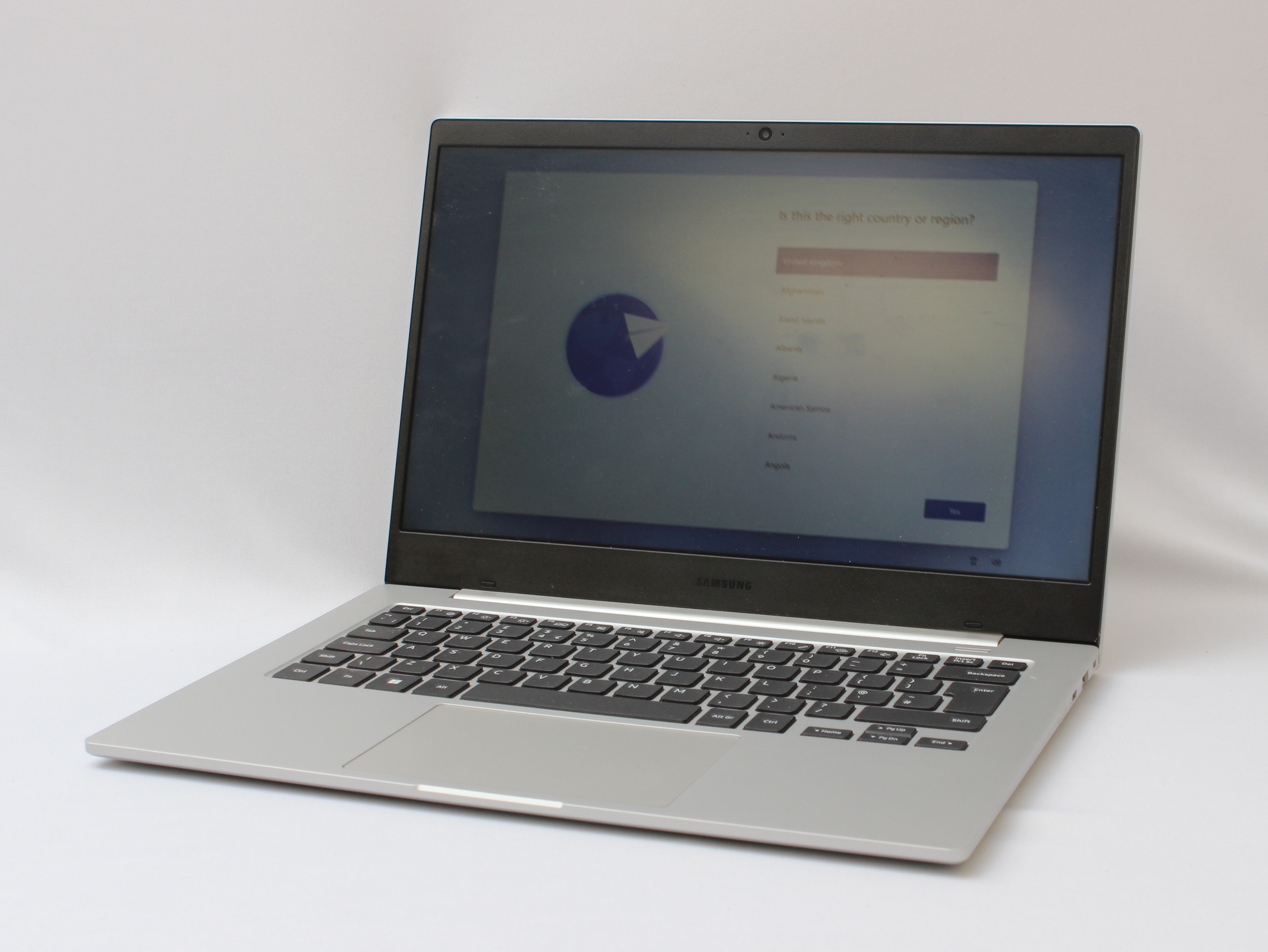 Product photo for Samsung Galaxy Book Go LTE 128GB SSD - 4GB RAM OS Android 11 2.55GHZ Processor No Charger (B)