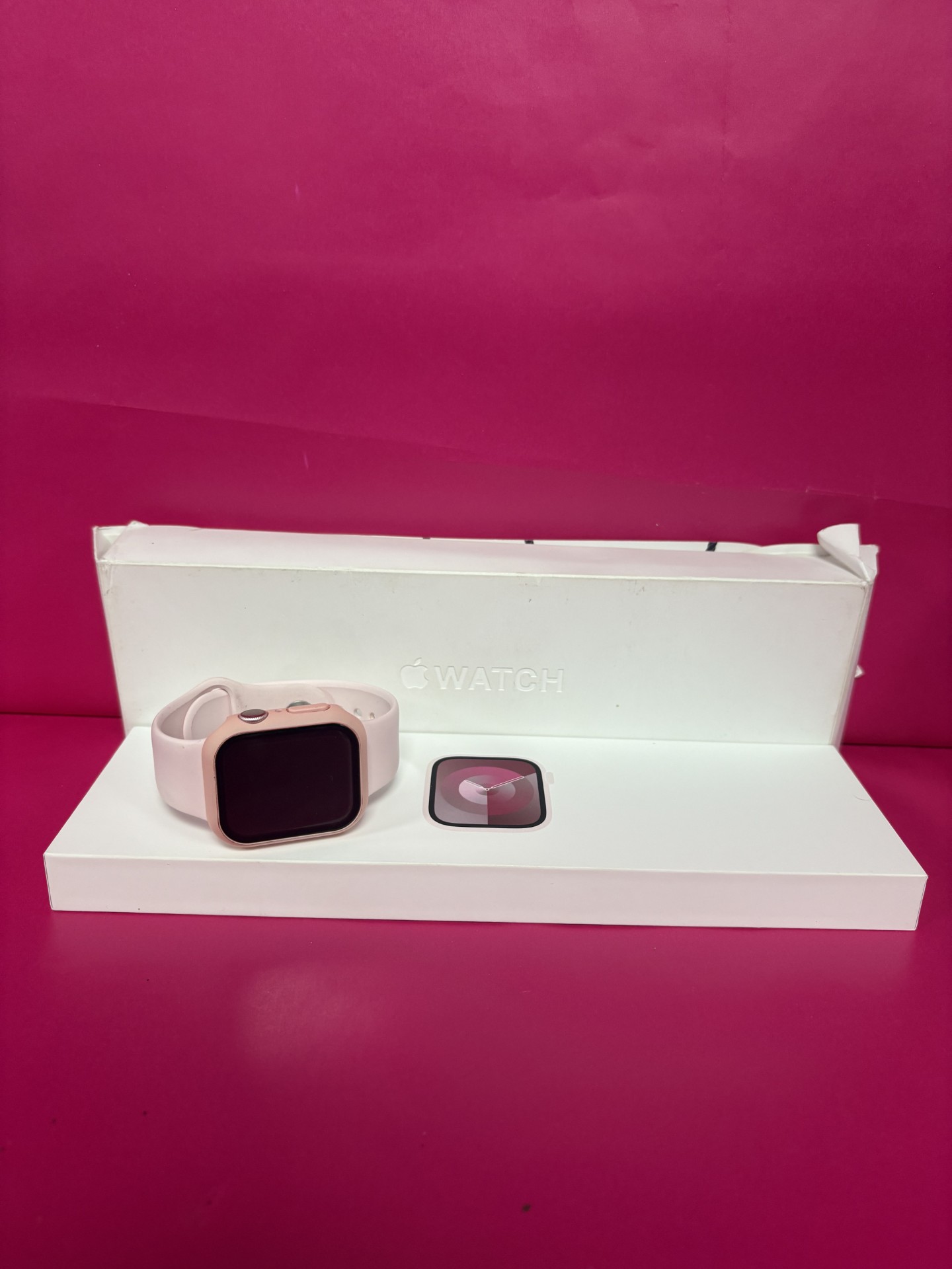 Product photo for Apple Watch Series 9 - Boxed Pink 41mm