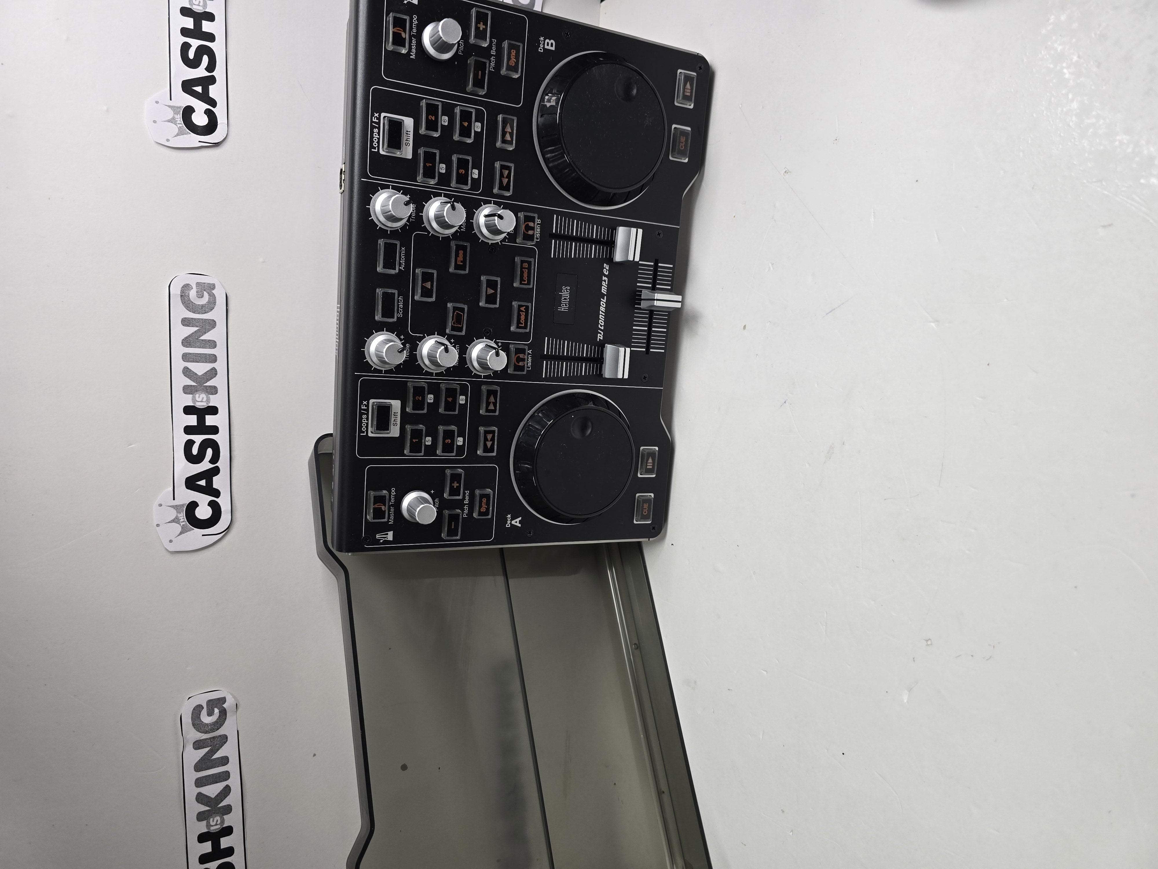 Product photo for HERCULES DJ CONTROLLER MP3 E2