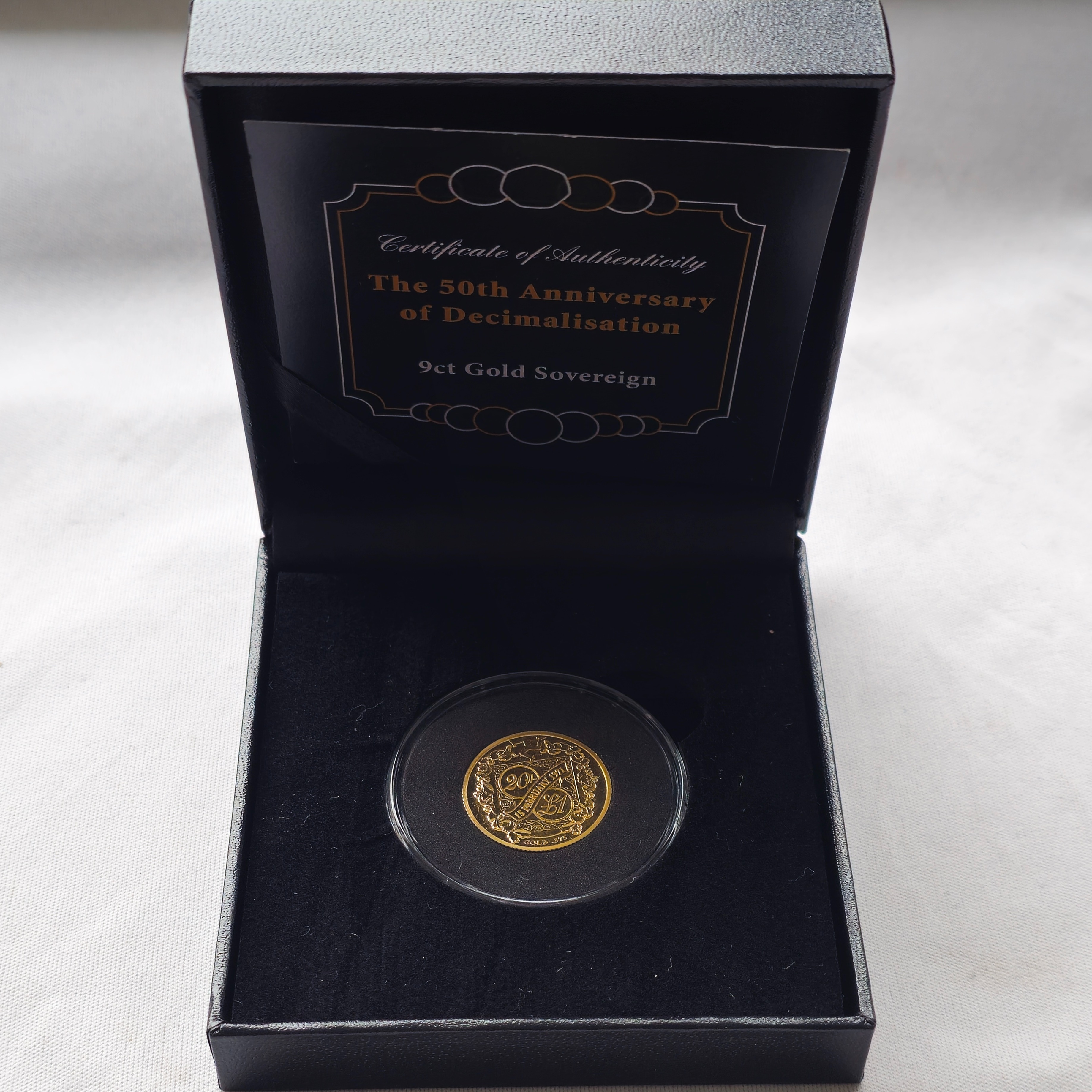 Product photo for 9ct Gold 2021 The 50th Anniversary of Decimalisation Isle Man Coin