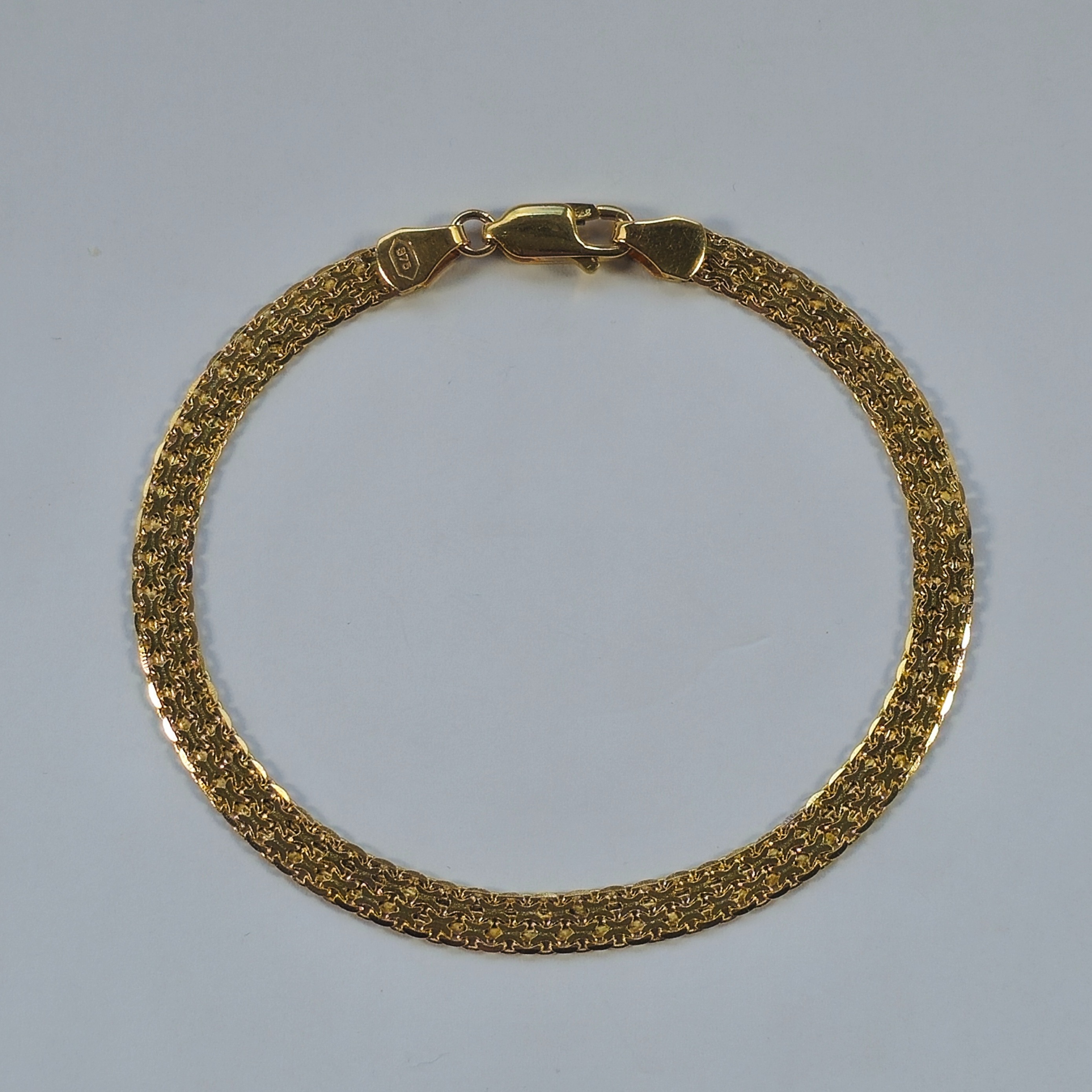 Product photo for 9ct Gold Flat Bracelet 7