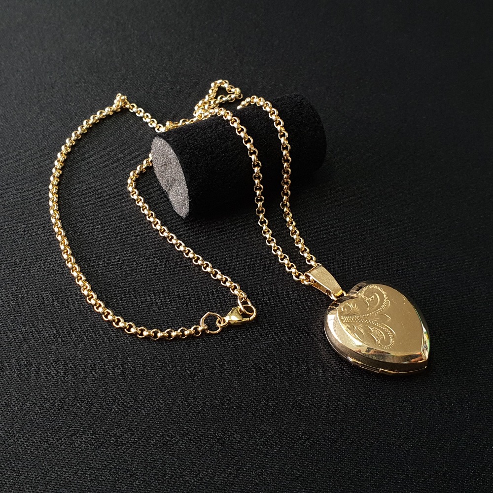 12.26g 9ct Yellow Gold Belcher Chain & Heart Locket Pendant