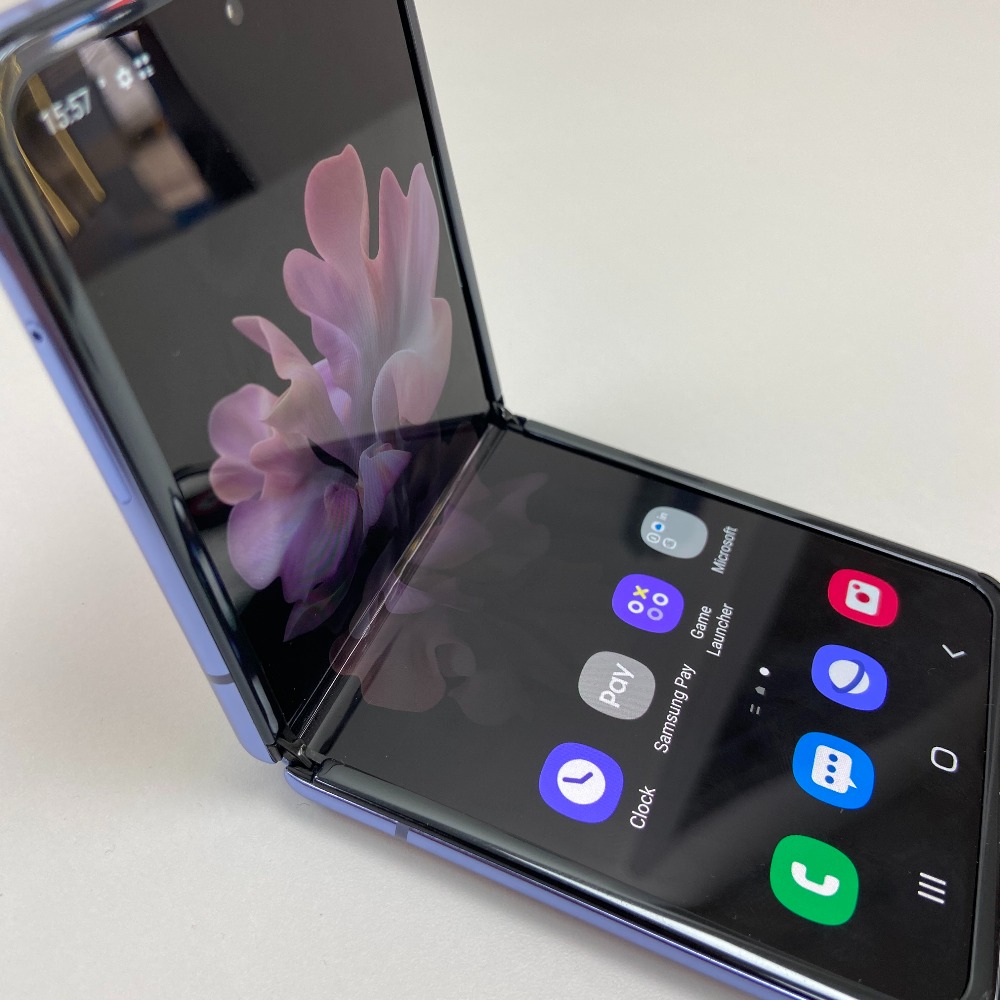 Samsung Samsung Galaxy Z Flip Unlocked **Boxed** Own4Less
