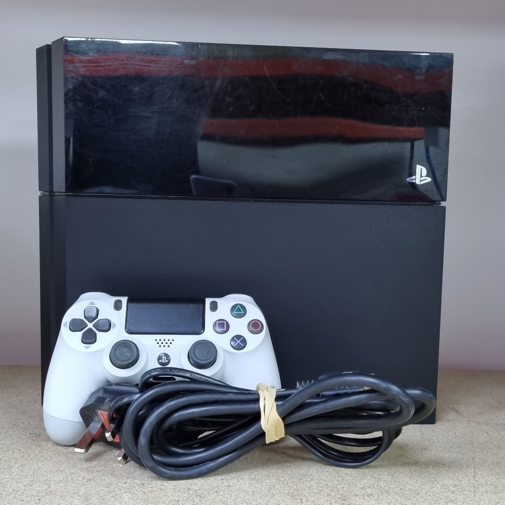 Sony PlayStation 4 Console PS4 500GB ONE CONTROLLER AND LEADS Own4Less