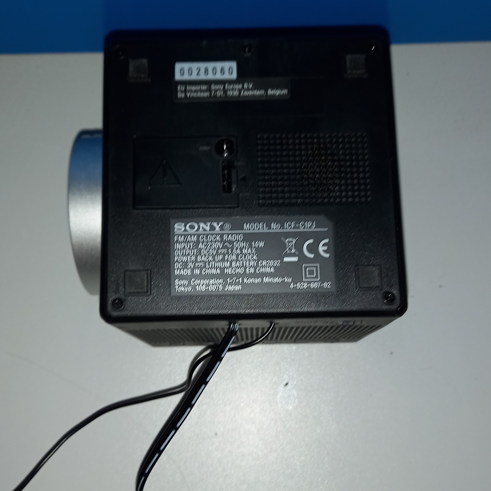 Sony ICFC1PJ.CEK Clock Radio with Time Projector Black/Silver Own4Less