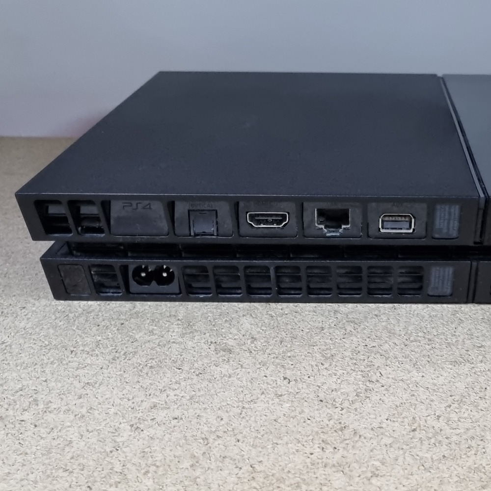 Sony PlayStation 4 Console PS4 500GB ONE CONTROLLER AND LEADS Own4Less