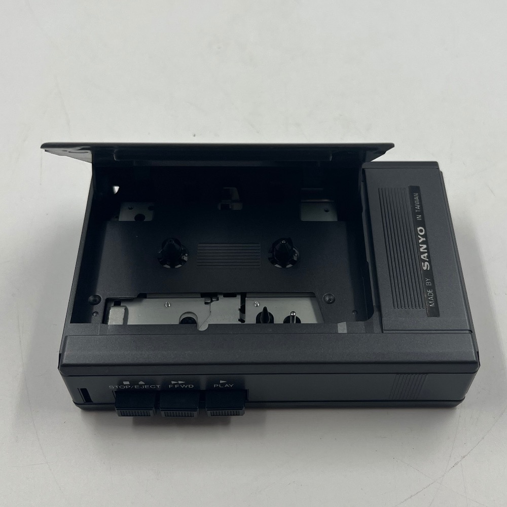SANYO MG7 STEREO CASSETTE PLAYER Own4Less